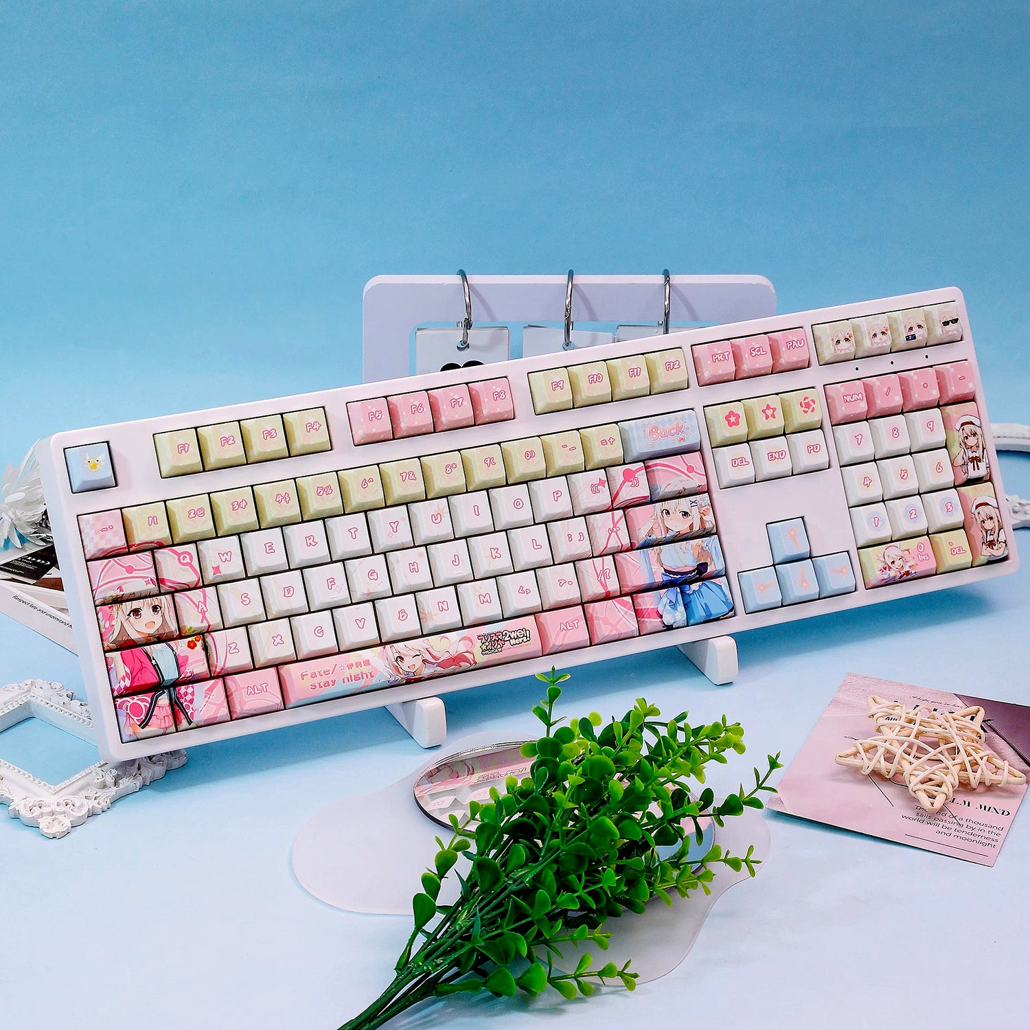 Fate/kaleid liner series, Illyasviel von Einzbern theme, PBT material personalized keycap set, anime keycap culture peripheral mechanical keyboard decoration keycaps， Compatible with 61/64/68/75/84/87/104 key mechanical keyboard keycap set