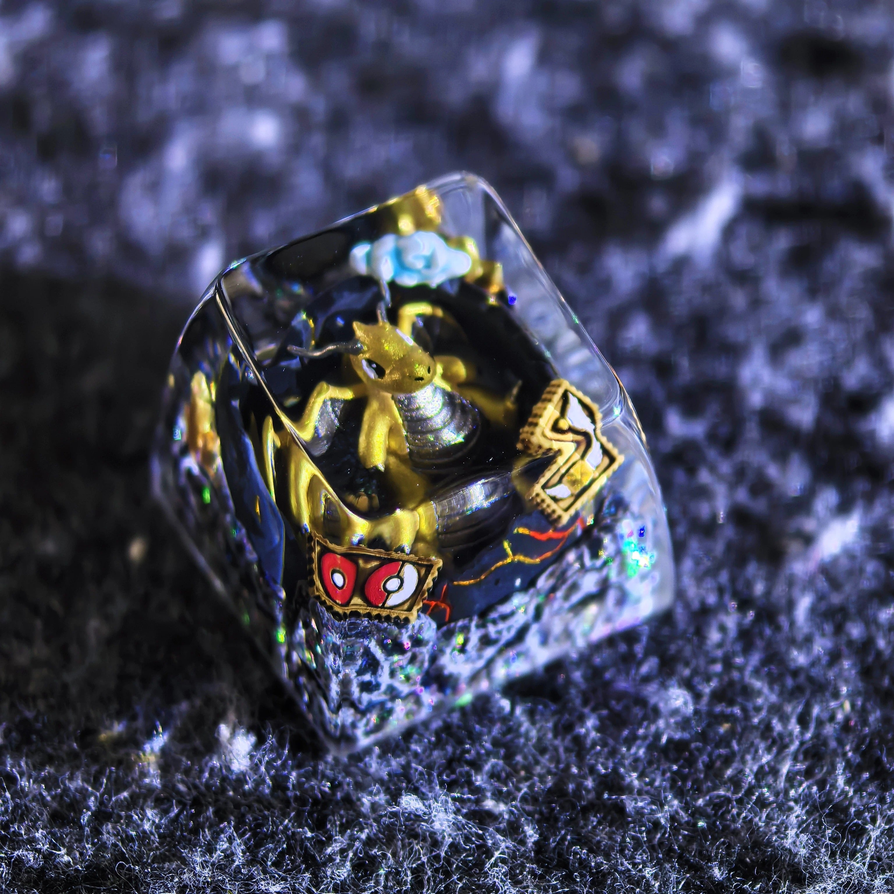 Pok é  mon, Dragonite theme coating and sealing design, Crystal Resin Personalized Keycaps, Anime Game Culture Creative Resin Keycaps, Mechanical Keyboard Art Decorative Keycaps