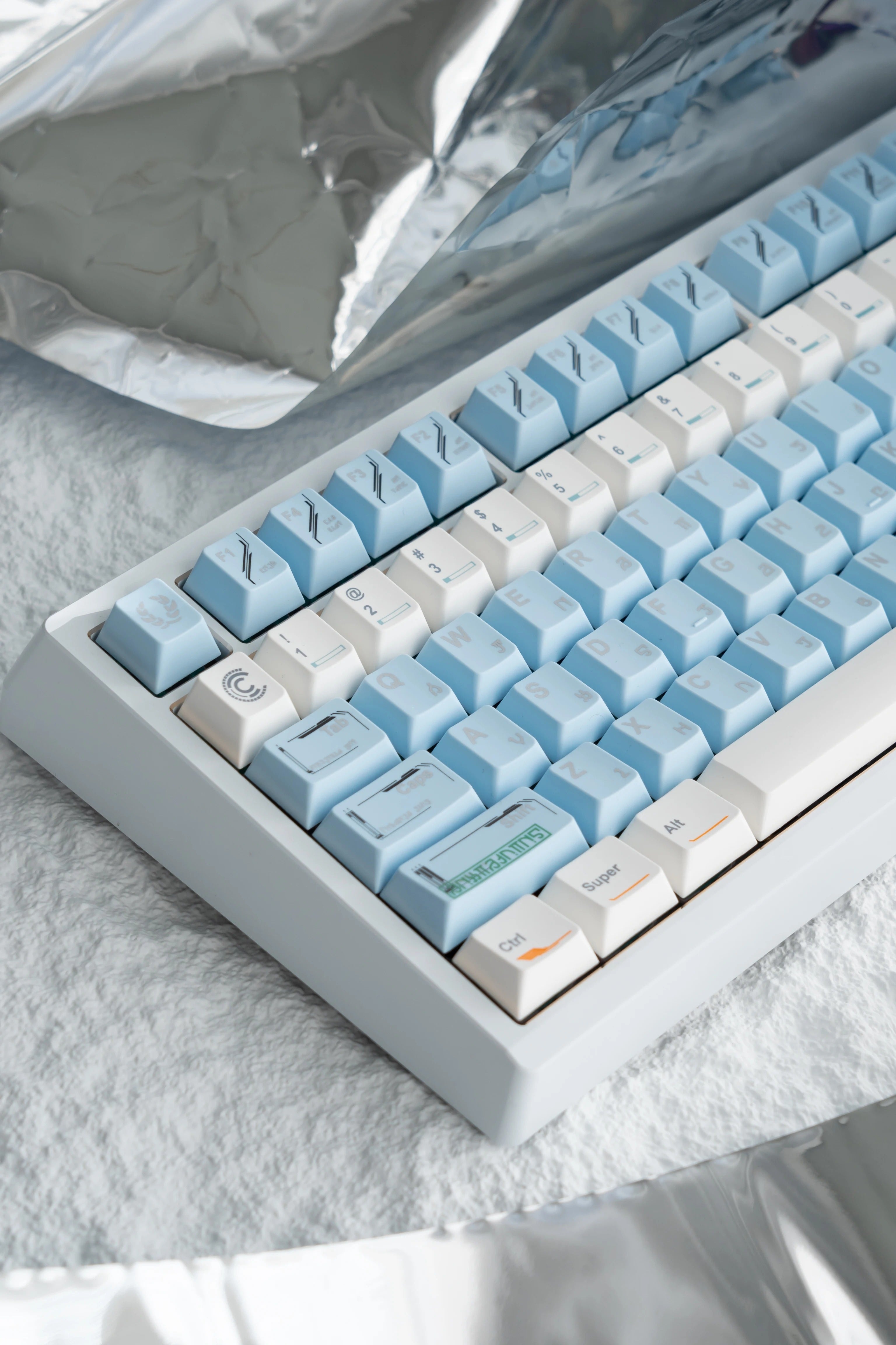 Space Station Theme SpaceStation Mechanical Keyboard Keycaps in Blue and White Color, Original Factory Height PBT Material Decorative Keycap Set