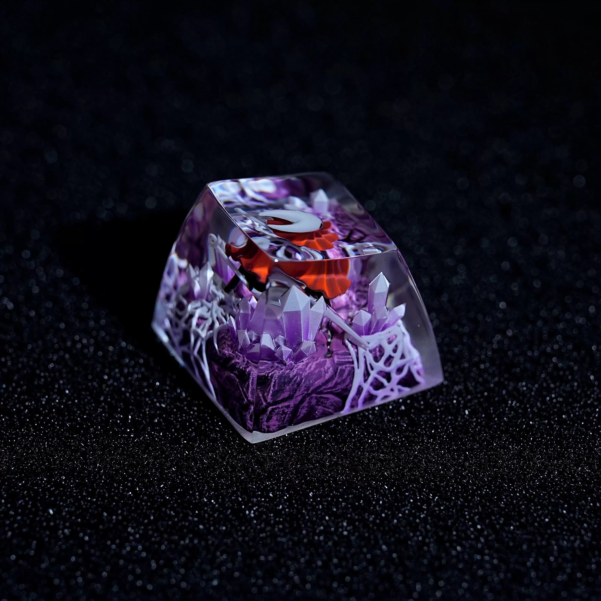 Hollow Knight: Silksong, Hornet Theme, Microscopic World Crystal Resin Personalized Keycaps, Anime Game Creative Decorative Keycaps