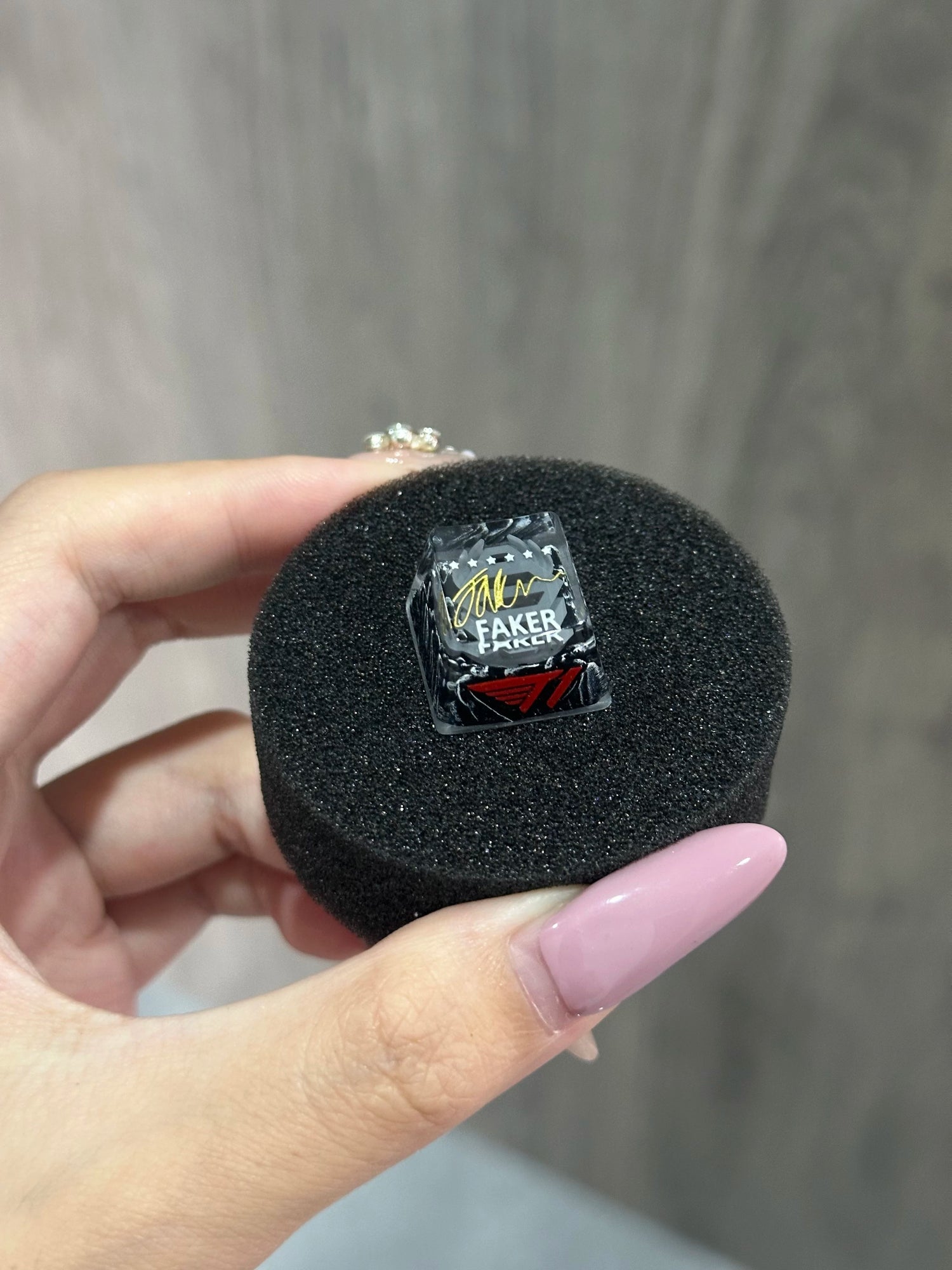 League of Legends, T1 team faker signature, crystal resin personalized keycaps, game culture creative keycaps, mechanical keyboard signature art custom keycaps