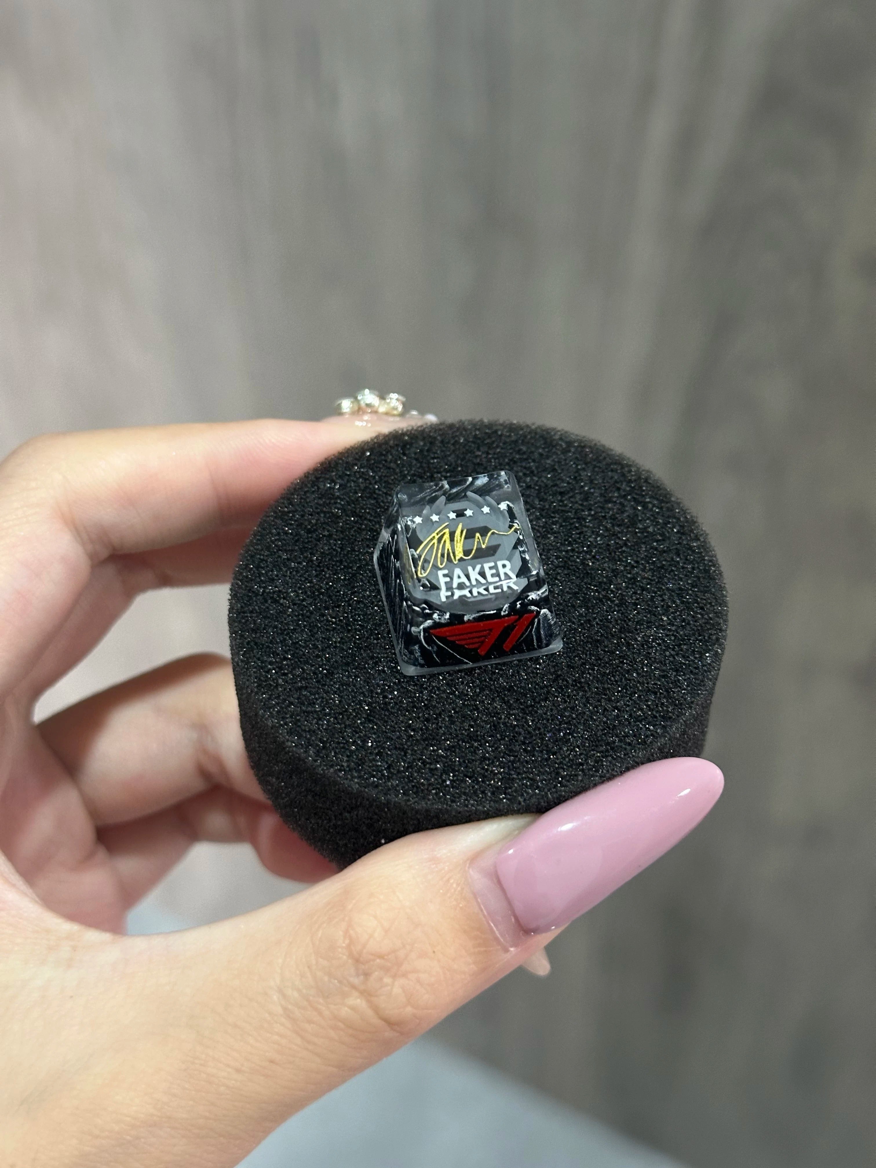 League of Legends, T1 team faker signature, crystal resin personalized keycaps, game culture creative keycaps, mechanical keyboard signature art custom keycaps