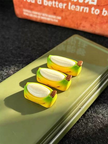 Banana shaped resin personalized keycaps, fruit keycaps, trendy cultural and creative keycaps, mechanical keyboard backspace/enter/caps replacement keycaps, decorative keycaps