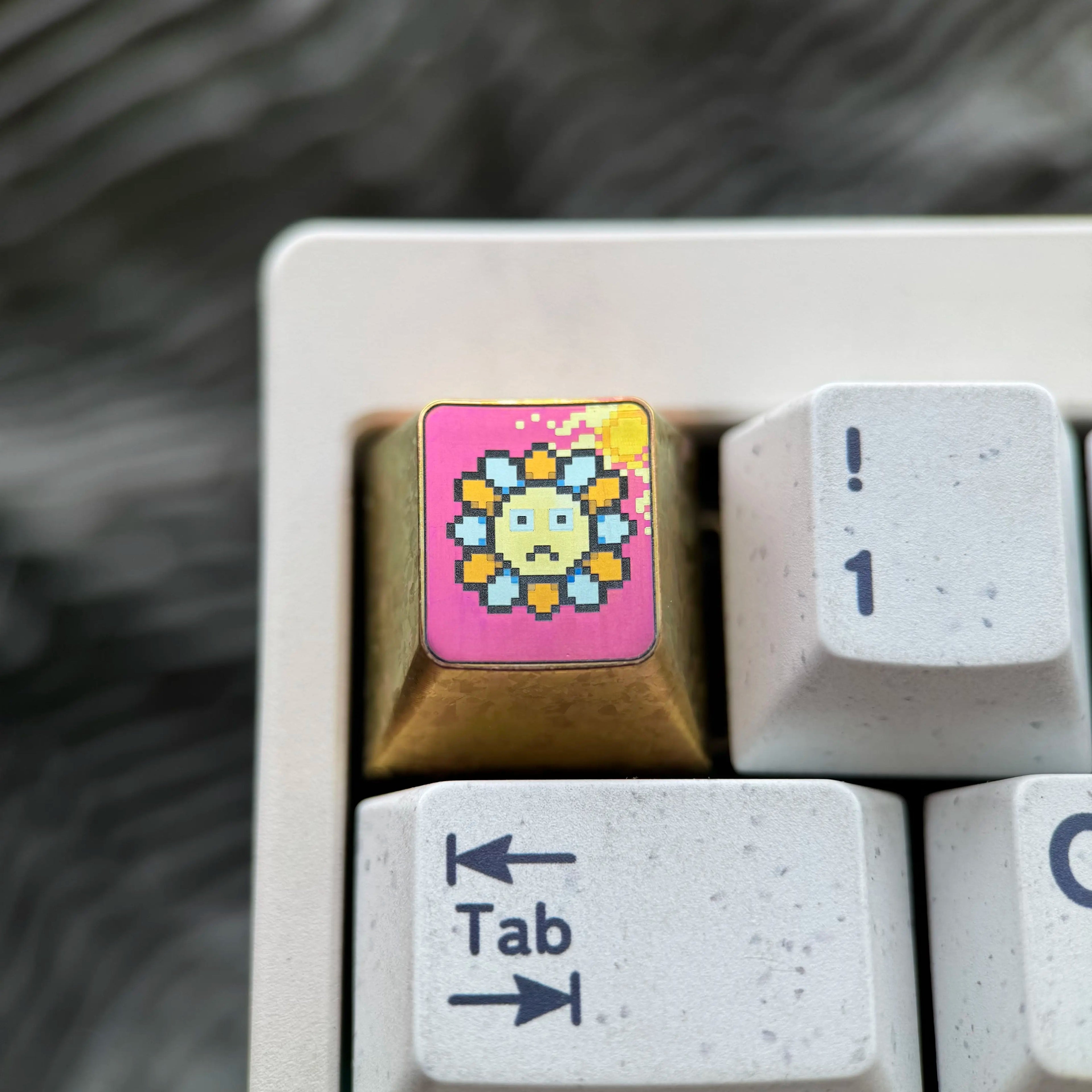 Sunflower, Sunflower series 14 models to choose from, 1U titanium alloy personalized keycaps, fashionable and trendy items, mechanical keyboard artistic decorative keycaps.