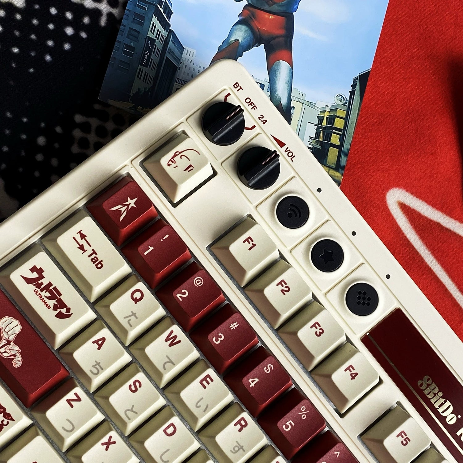 Ultraman series, first generation Ultraman themed personalized keycap set, available in red/black, PBT material original factory highly personalized keycap set, anime and game themed keycaps, suitable for 61/64/68/75/84/87/104 key mechanical keyboards.