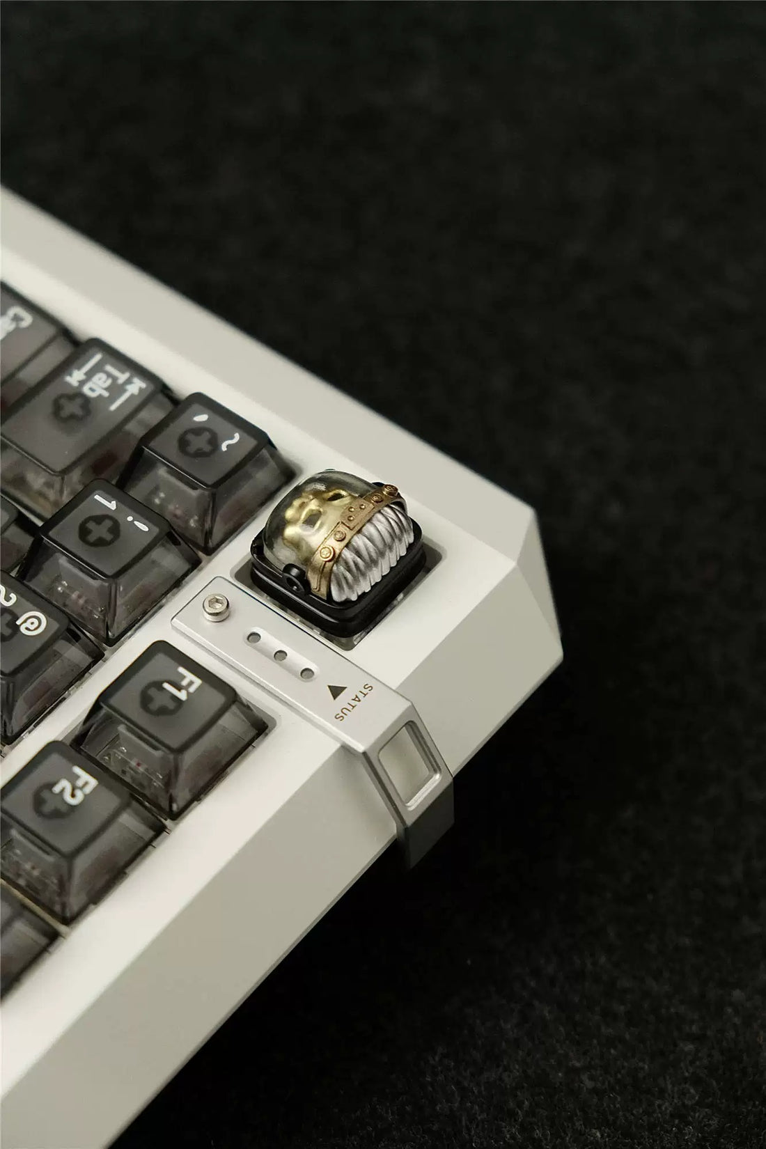 Skeleton Space Man Machine Gun Soldier Personalized Keycaps, Original Design Resin Material Mechanical Keyboard Decorative Keycaps, Cartoon Art Keycaps