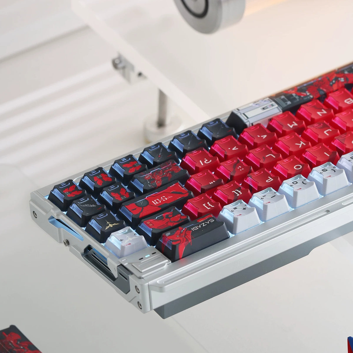 Gundam‌， SAZABI，MSN-04, There are two versions: opaque and semi transparent personalized keycaps, mechanical keyboard replacement keycap set, anime and game cultural and creative keycaps set,61/64/68/75/84/87/104 Key Mechanical Keyboard Keycap Set