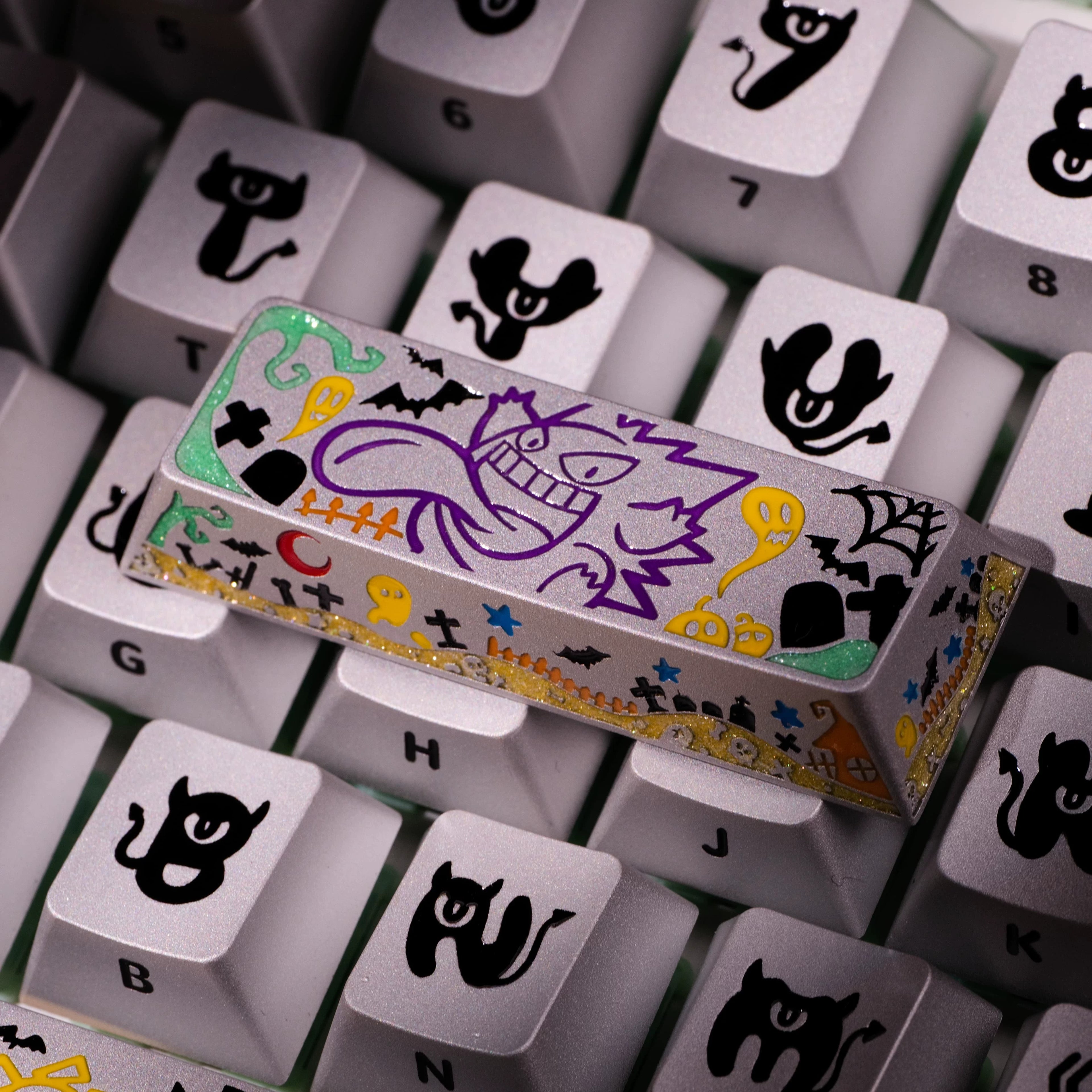 Pok é mon series,gengar themed design, keycaps made of aluminum alloy material CNC integrated precision machining personalized keycaps, mechanical keyboard decorative keycaps
