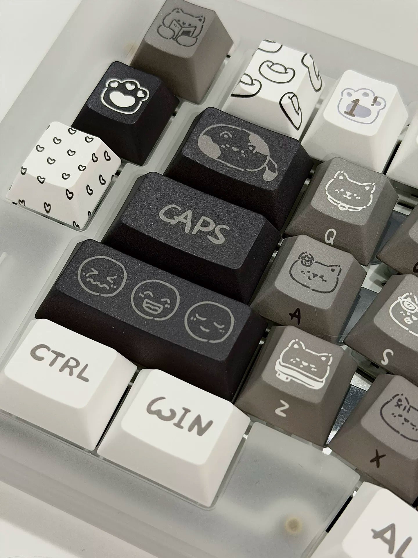 Emotional kitten theme design simple keycap replacement set, custom set personalized keycap series，PBT material, Original factory height, compatible with 61/64/68/75/84/87/104 mechanical keyboard keycap set
