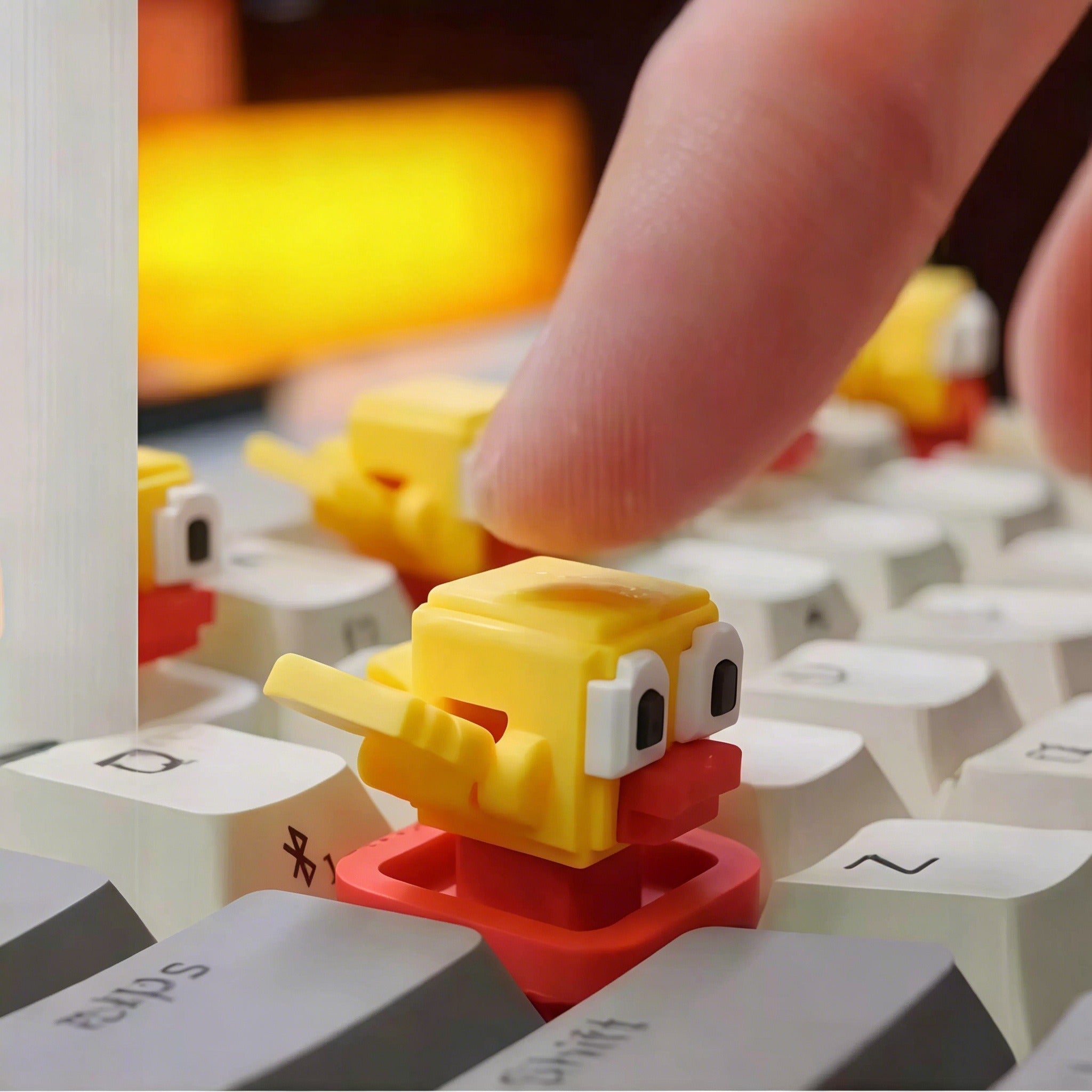 Pixel bird personalized keycap, 3D printed resin material with movable wings, cute and fun mechanical keyboard decoration keycap