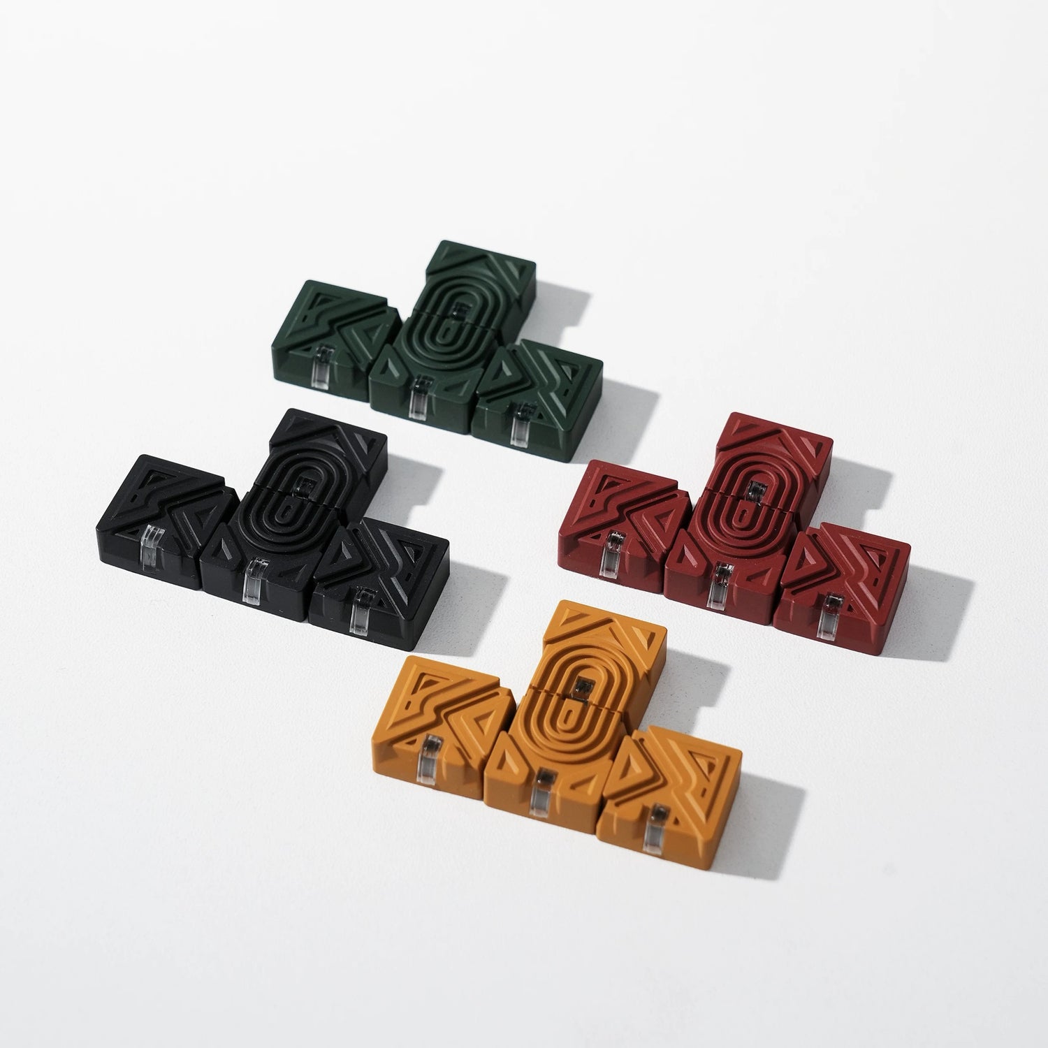Misalignment design, directional key set, translucent effect, minimalist resin+metal powder material personalized keycaps, mechanical keyboard decorative keycaps