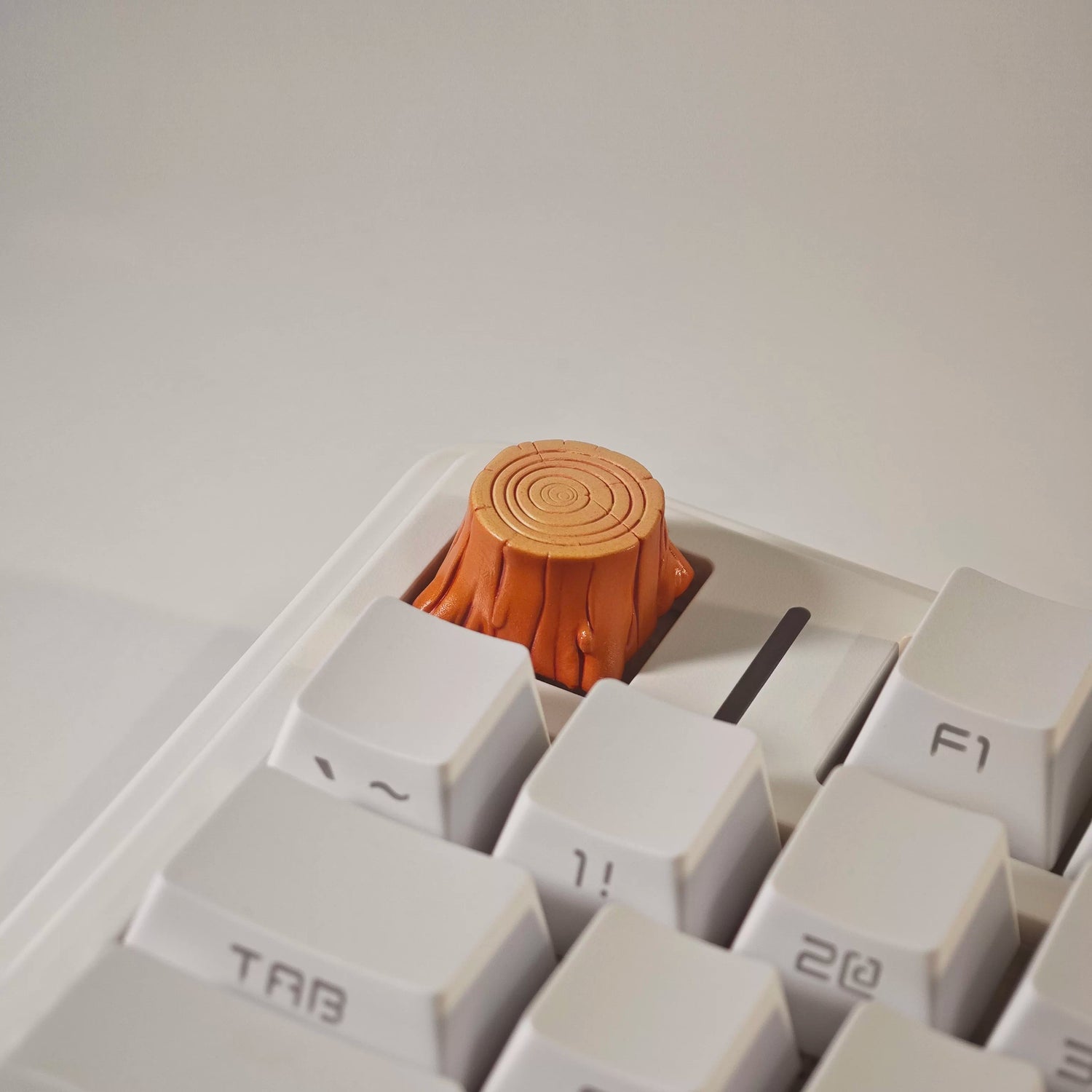 Cartoon tree stump resin coated personalized keycaps, comic style artisankeycaps, mechanical keyboard decorative keycaps