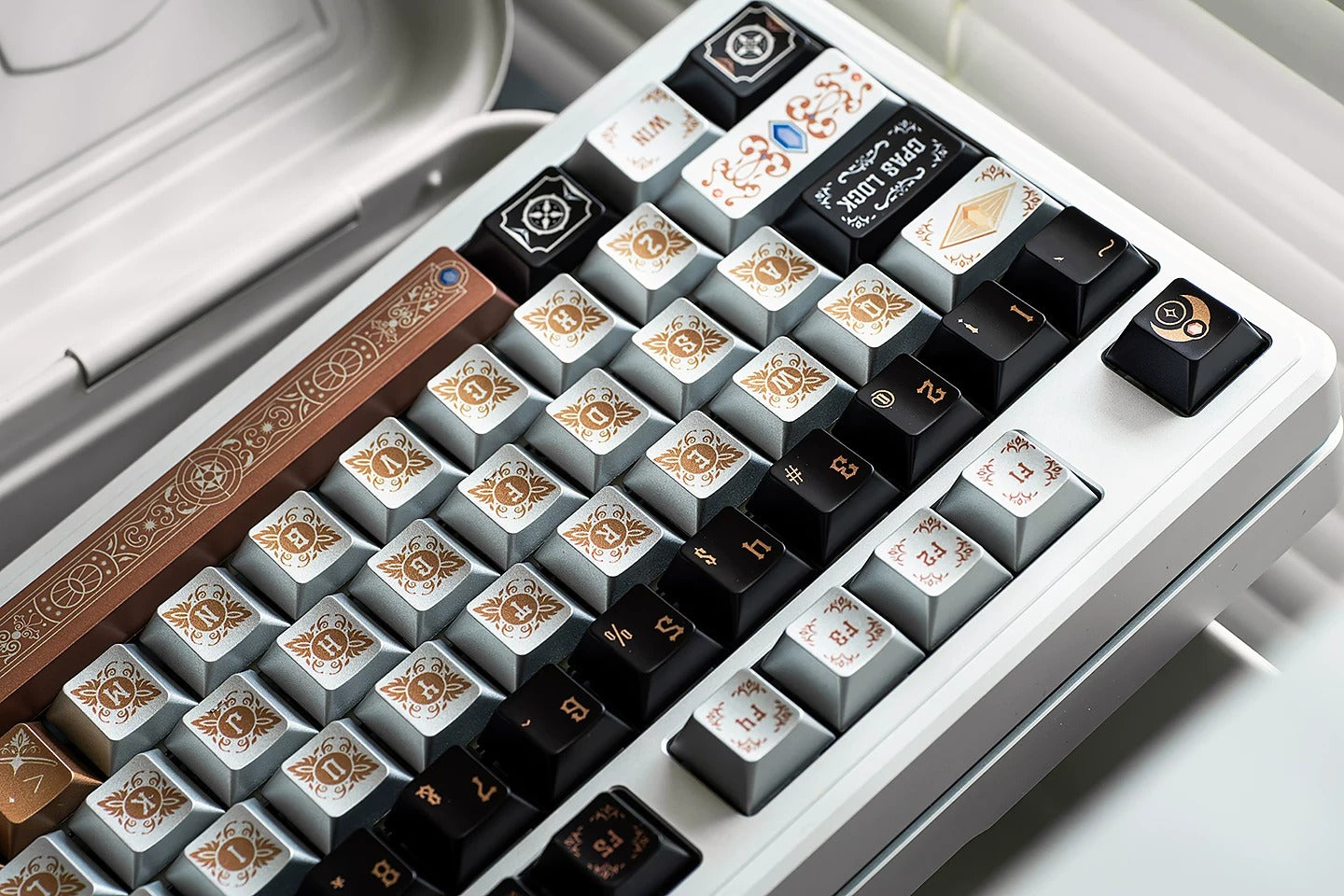 Metallic paint texture gilded design art keycaps, custom set personalized keycap series，PBT material, Original factory height, compatible with 61/64/68/75/84/87/104 mechanical keyboard keycap set