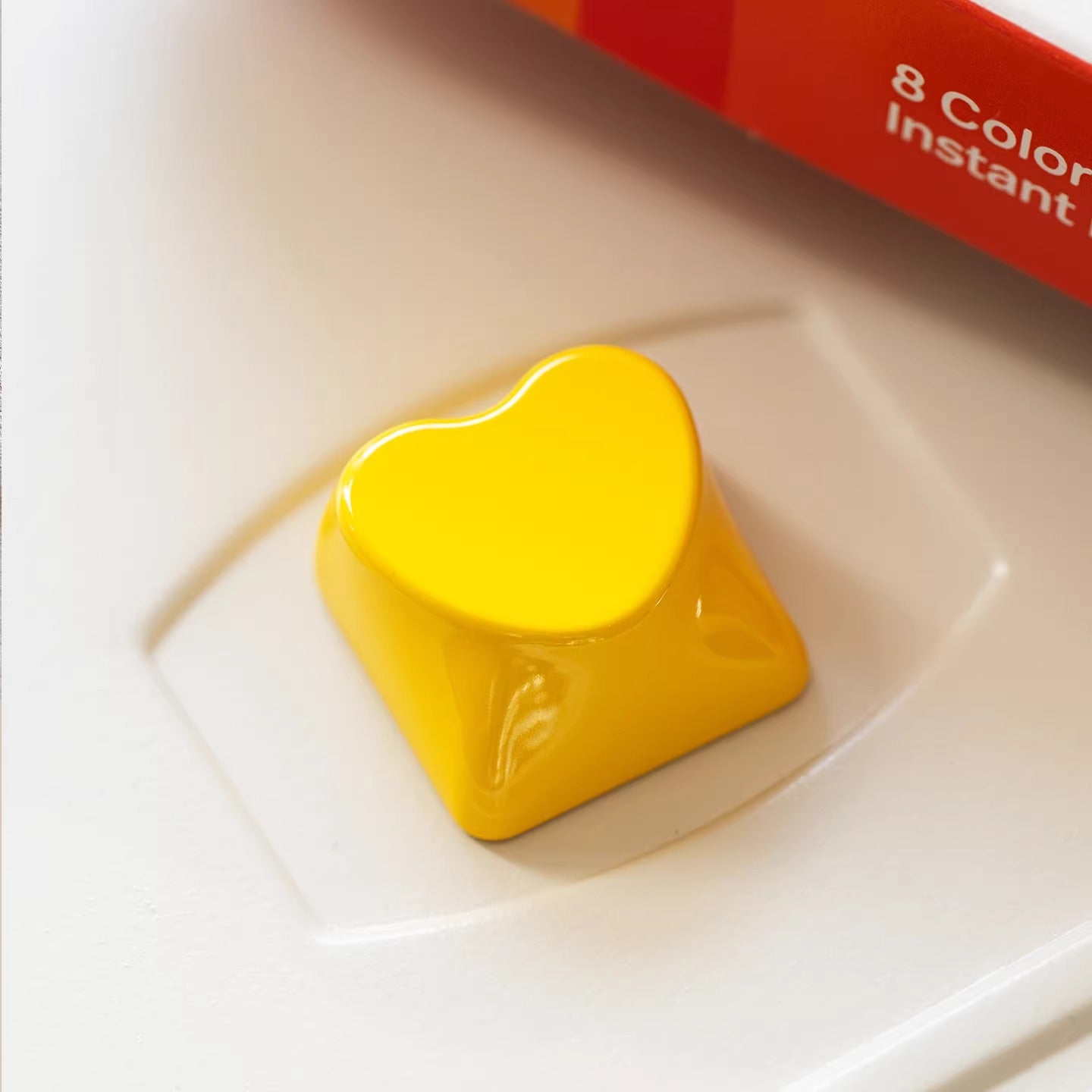 heart shape aluminum alloy keycaps, metal shaped personalized keycaps, metal baked paint, CNC machining, customized mechanical keyboard decoration keycaps