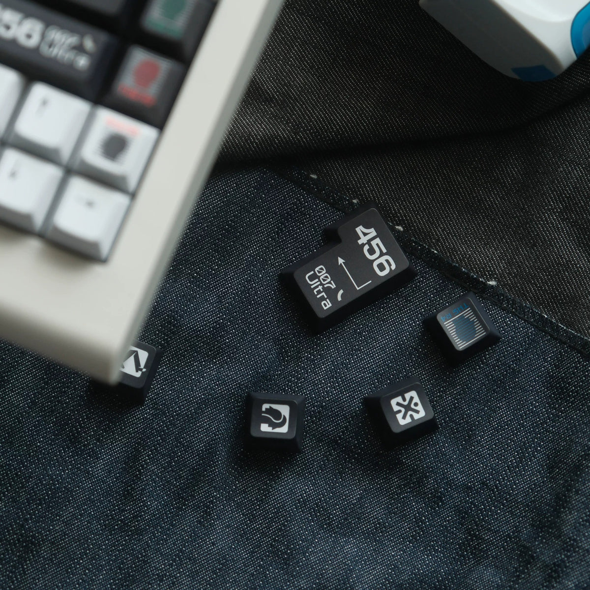 Original design - Ultra theme, original high PBT material creative keycap set, mechanical keyboard decorative keycaps, keyboard replacement keycaps, artistic keycaps, Compatible with 61/64/68/75/84/87/104 key mechanical keyboard keycap set