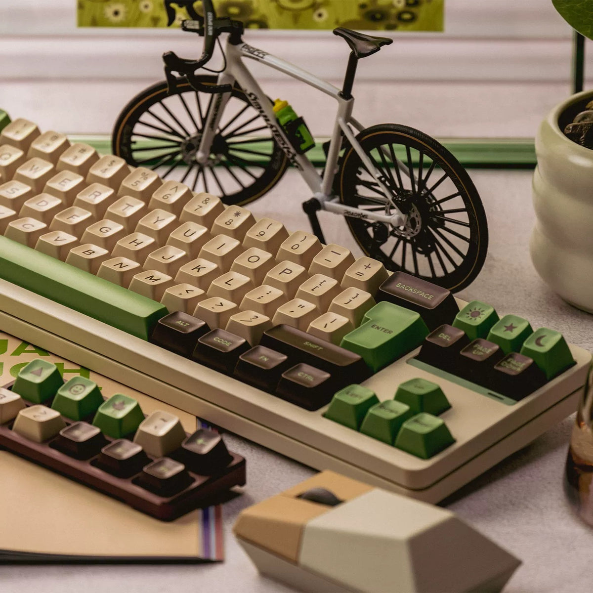 Star Wars, Yoda themed color scheme, ABS two-color injection molding material personalized keycaps, mechanical keyboard replacement keycap set, Daily creative keycap matching, compatible with 61/64/68/75/84/87/104 Key Mechanical Keyboard Keycap Set