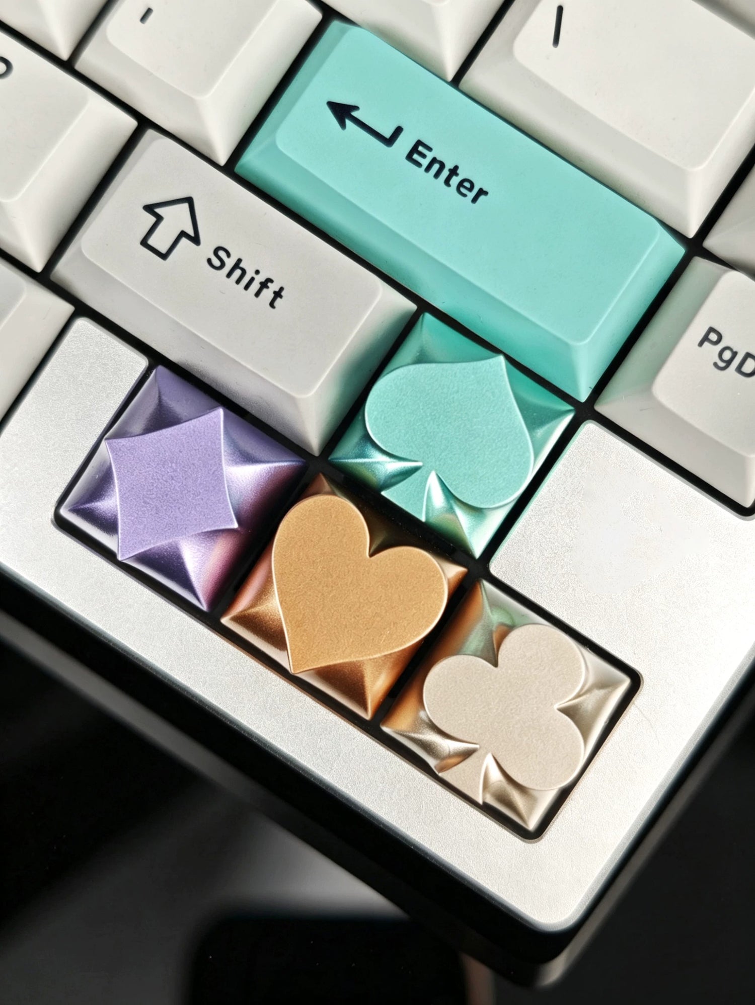 Metal playing cards, suit keycaps, mechanical keyboard, personalized metal, three-dimensional personalized decoration, keycap direction