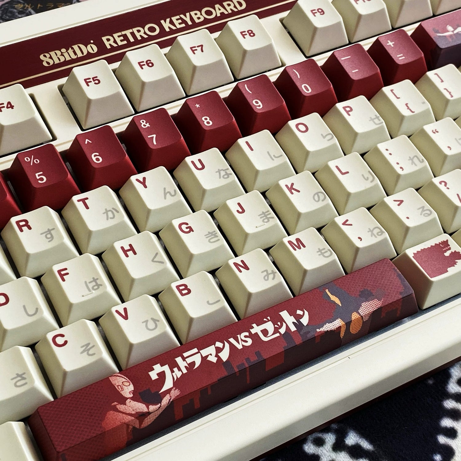 Ultraman series, first generation Ultraman themed personalized keycap set, available in red/black, PBT material original factory highly personalized keycap set, anime and game themed keycaps, suitable for 61/64/68/75/84/87/104 key mechanical keyboards.
