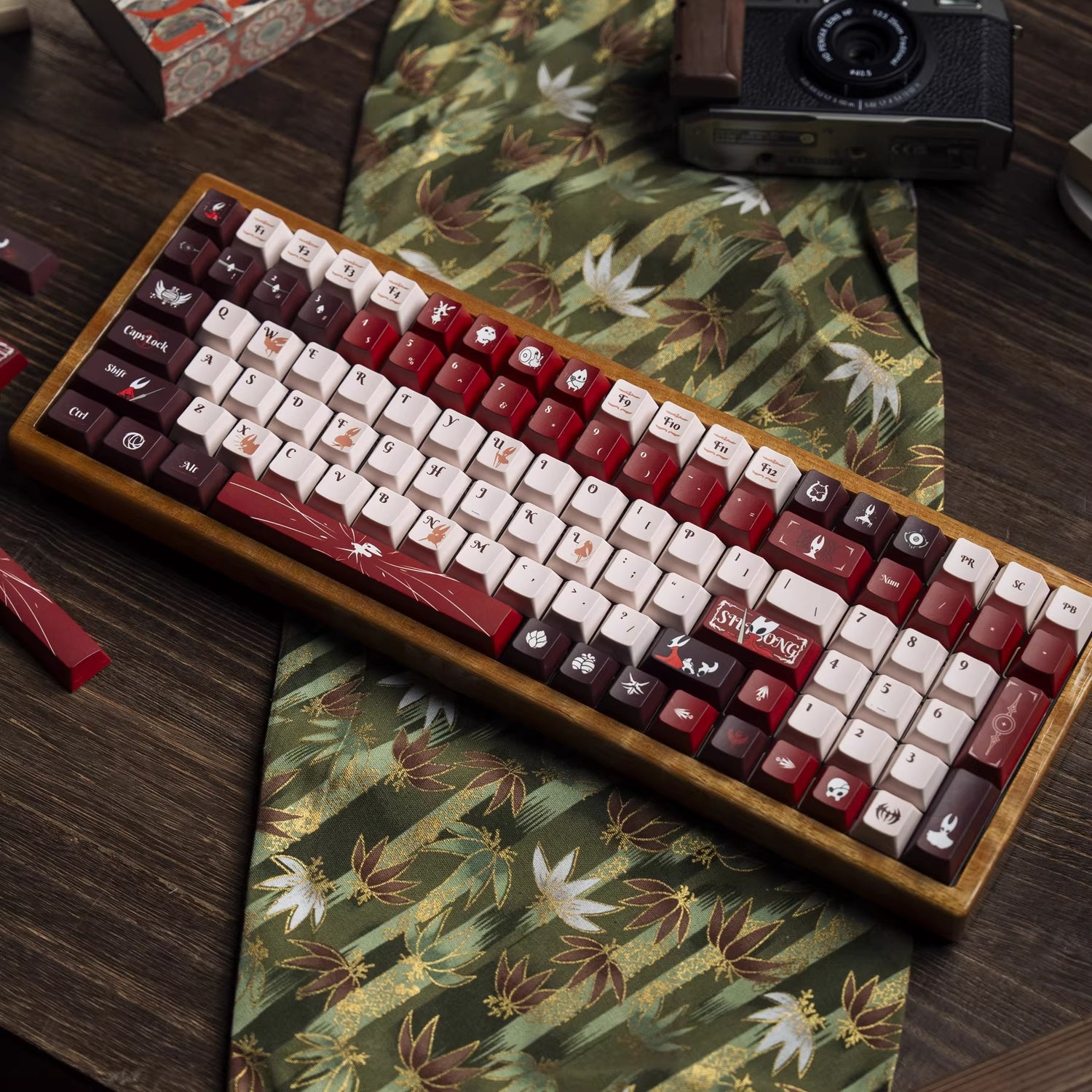 The Hollow Knight theme, PBT material, sublimation， Personalized keycap set, original factory height mechanical keyboard decorative keycap set