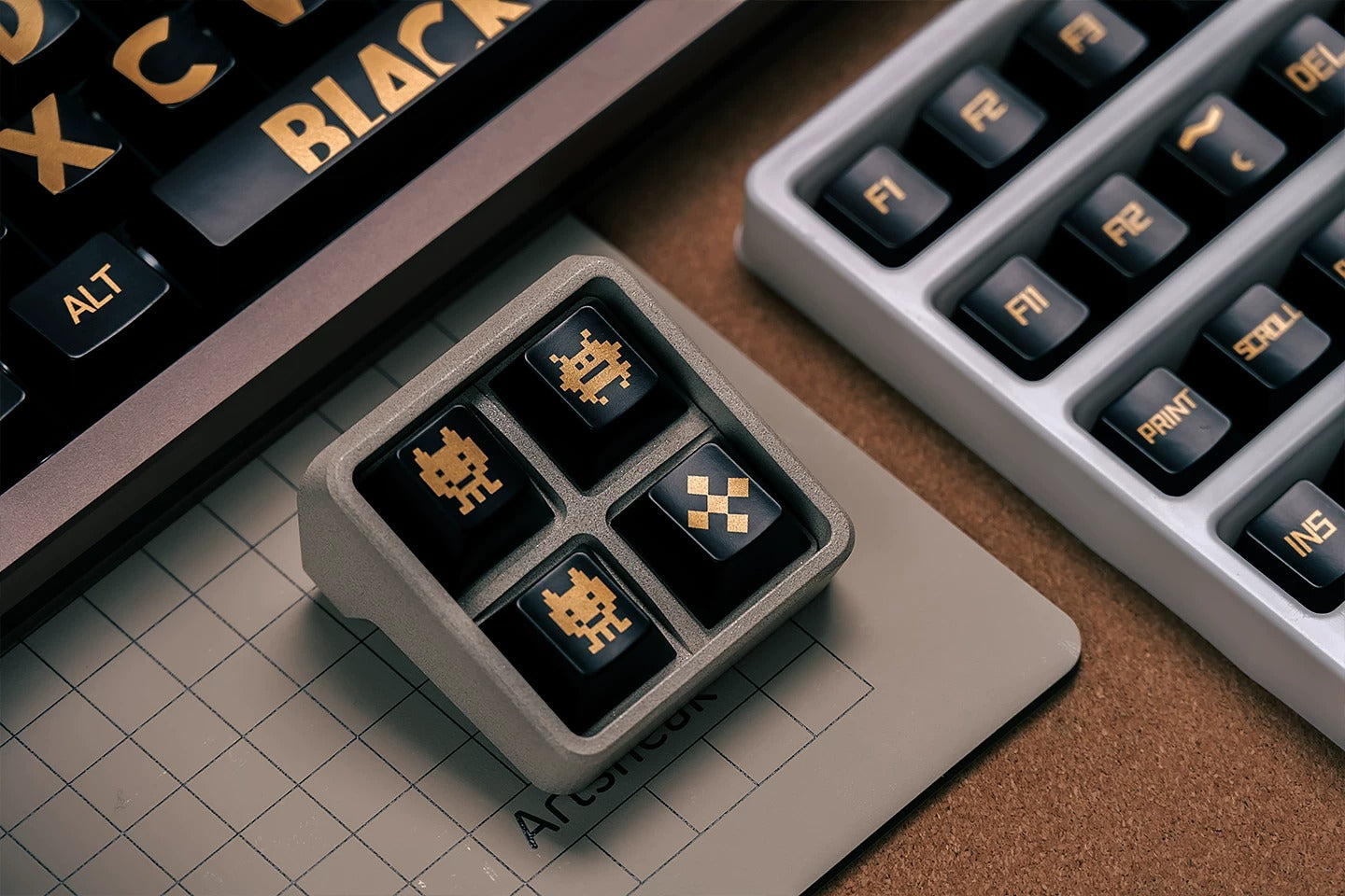 Black gold large font minimalist design, custom set personalized keycap series，PBT material, Original factory height, compatible with 61/64/68/75/84/87/104 mechanical keyboard keycap set