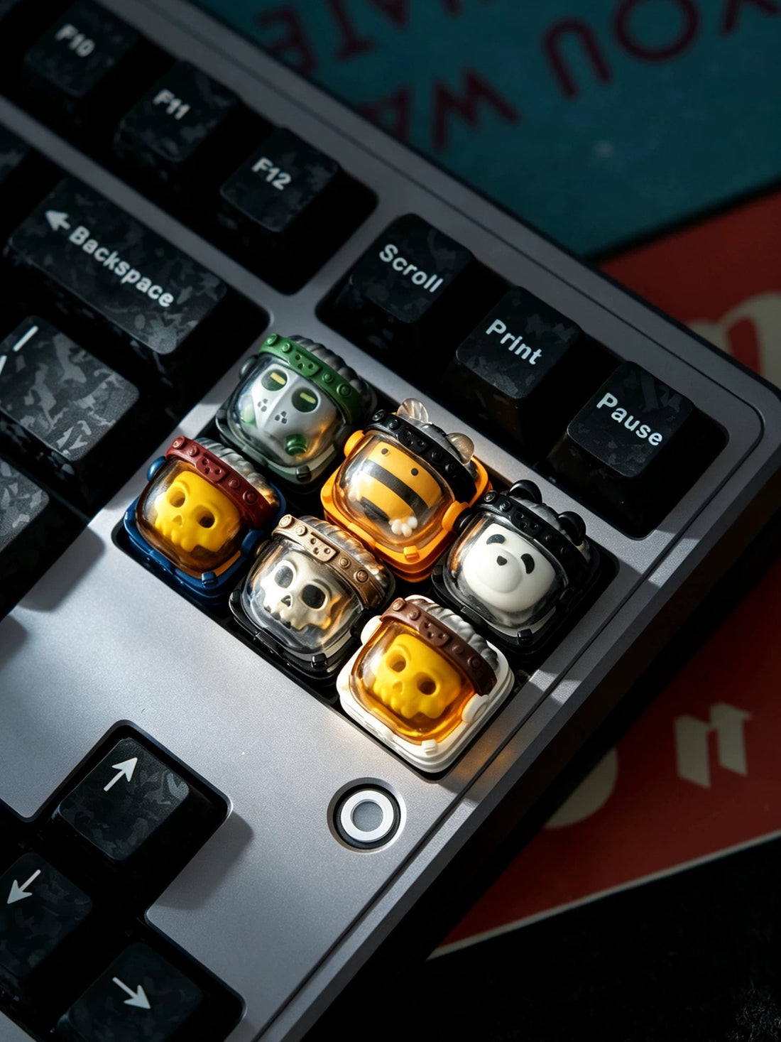 Skeleton Space Man Machine Gun Soldier Personalized Keycaps, Original Design Resin Material Mechanical Keyboard Decorative Keycaps, Cartoon Art Keycaps