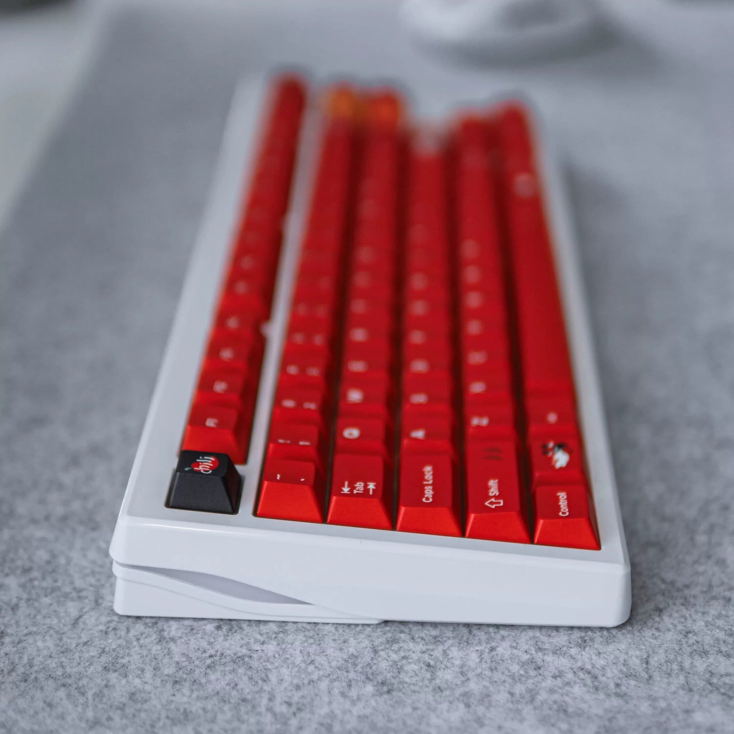Chili themed personalized keycap set factory height, PBT material material personalized keycap set， Red gradient mechanical keyboard replacement keycap set, compatible with 61/64/68/75/84/87/104 mechanical keyboard replacement keycap