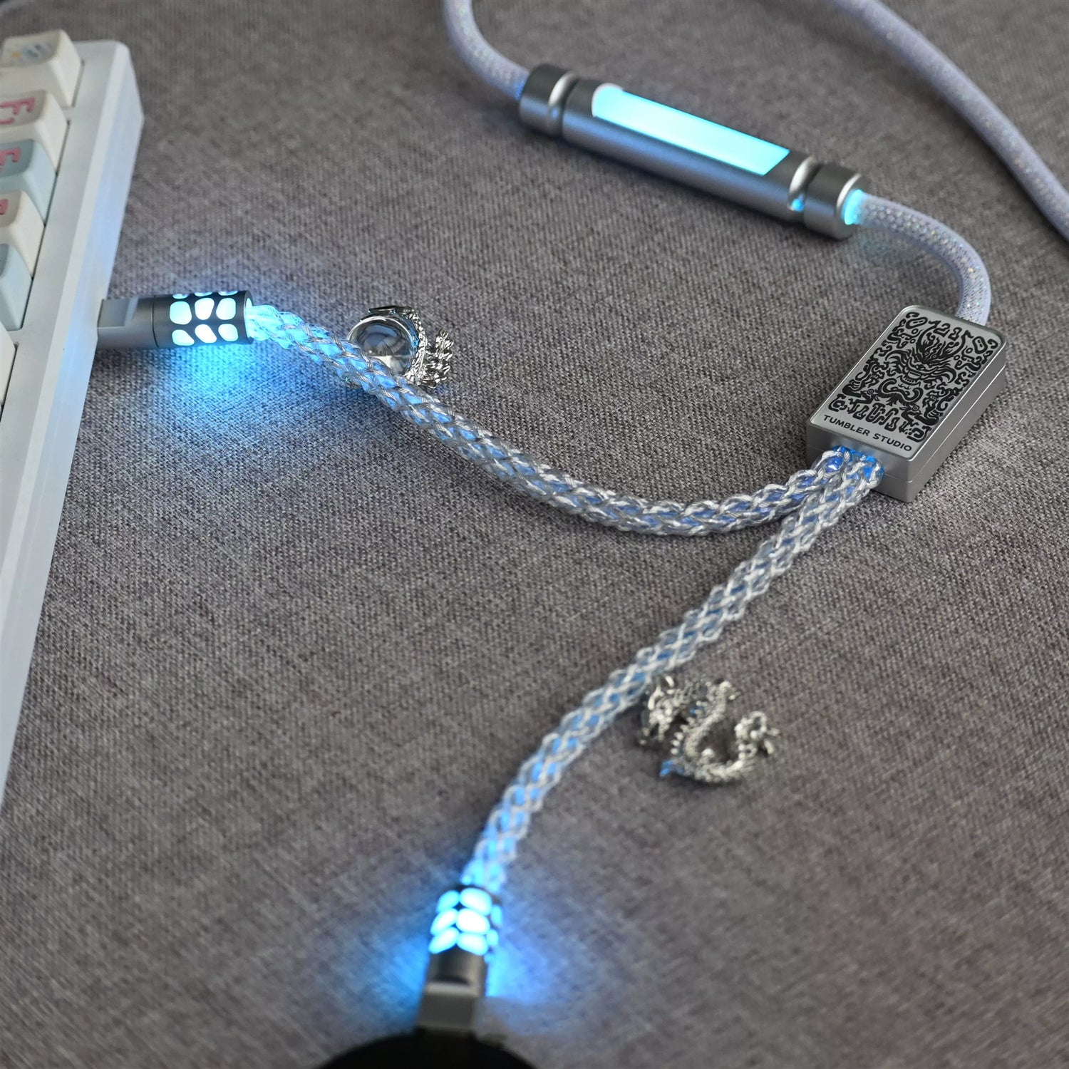 Handmade customized dragon theme one to two aviation plug data cable V2 one out two keyboard cable magnetic switch keyboard cable 8K keyboard custom data cable