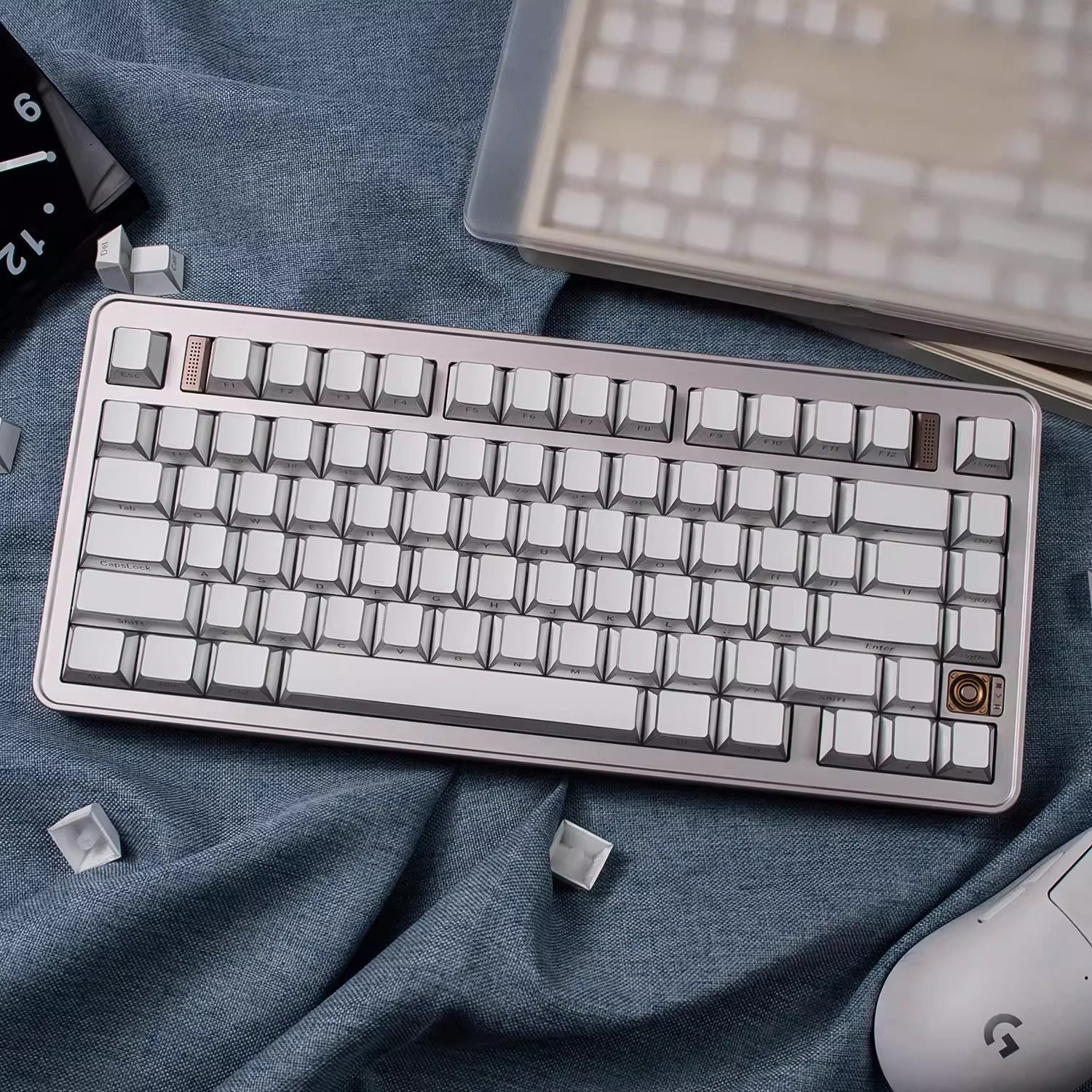 Black/white/gray gradient folded edges, transparent side engraved keyboard keycaps, customized PBT two-color injection molding