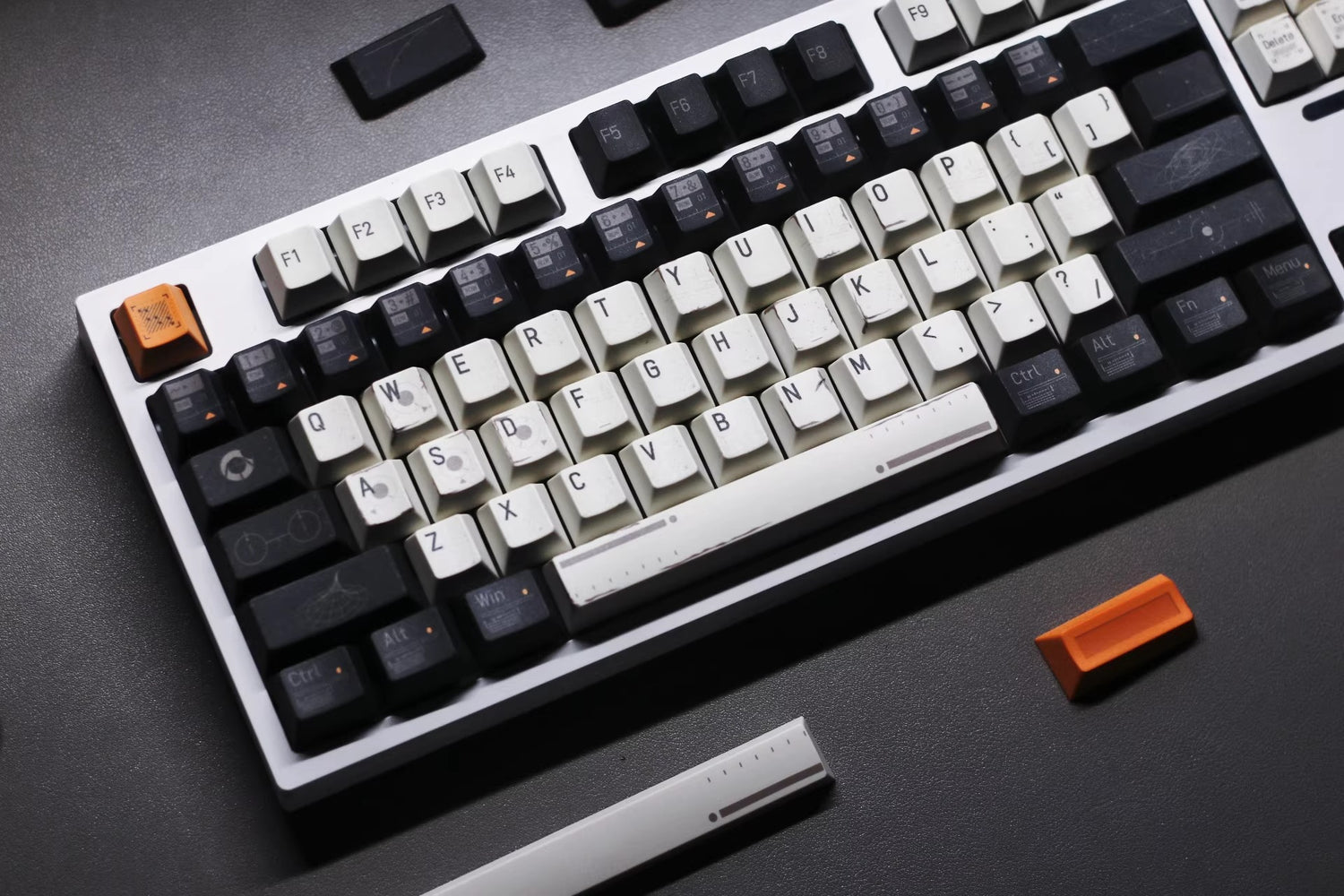 Interstellar themed personalized keycap set, astronaut space series PBT material decorative keycaps