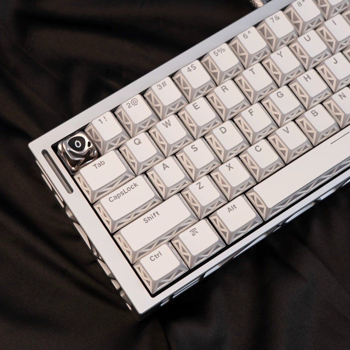 White translucent minimalist design keycap folding shadow, 4-sided hollow translucent front engraving customized keyboard PC+PBT compatible with 61/64/68/75/84/87/104 mechanical keyboard