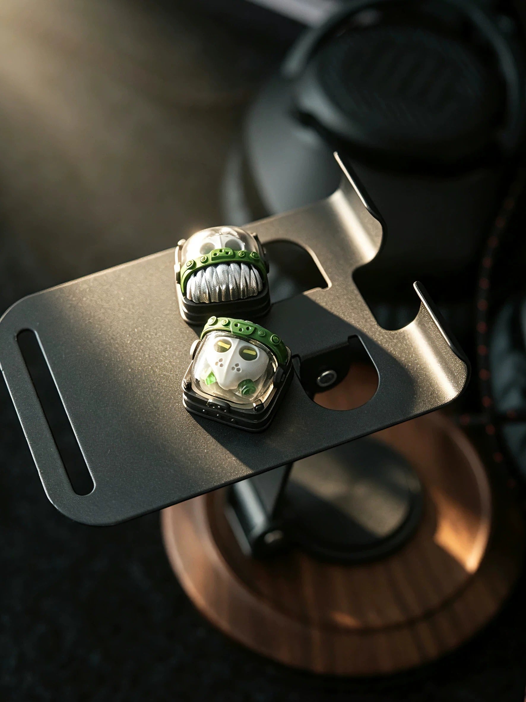 Skeleton Space Man Machine Gun Soldier Personalized Keycaps, Original Design Resin Material Mechanical Keyboard Decorative Keycaps, Cartoon Art Keycaps
