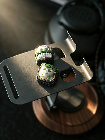 Skeleton Space Man Machine Gun Soldier Personalized Keycaps, Original Design Resin Material Mechanical Keyboard Decorative Keycaps, Cartoon Art Keycaps