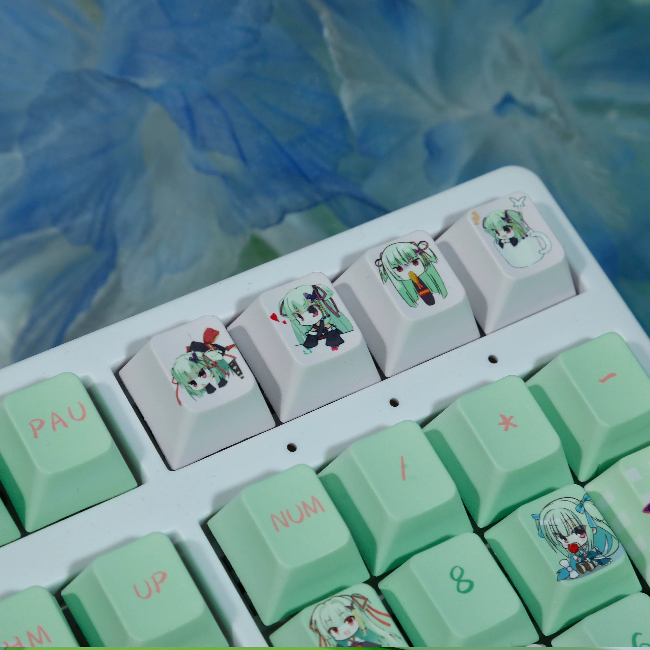 Senren*Banka，Murasame‌， PBT material personalized keycap set, anime keycap culture peripheral mechanical keyboard decoration keycaps， Compatible with 61/64/68/75/84/87/104 key mechanical keyboard keycap set