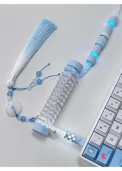 Single crystal copper aviation plug data cable, white blue gradient overall luminous 8k magnetic axis keyboard cable