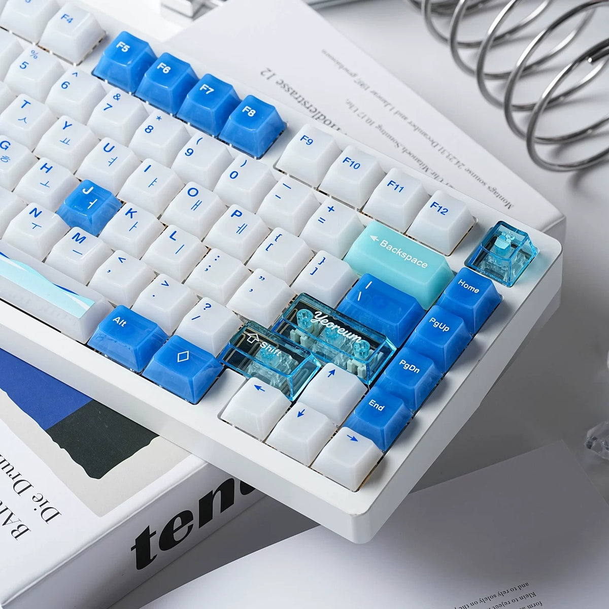 Ocean View theme design. PC semi transparent material personalized key cap set, blue ocean themed cultural creative decorative keycaps, compatible with 61/64/68/75/84/87/104 key mechanical keyboard