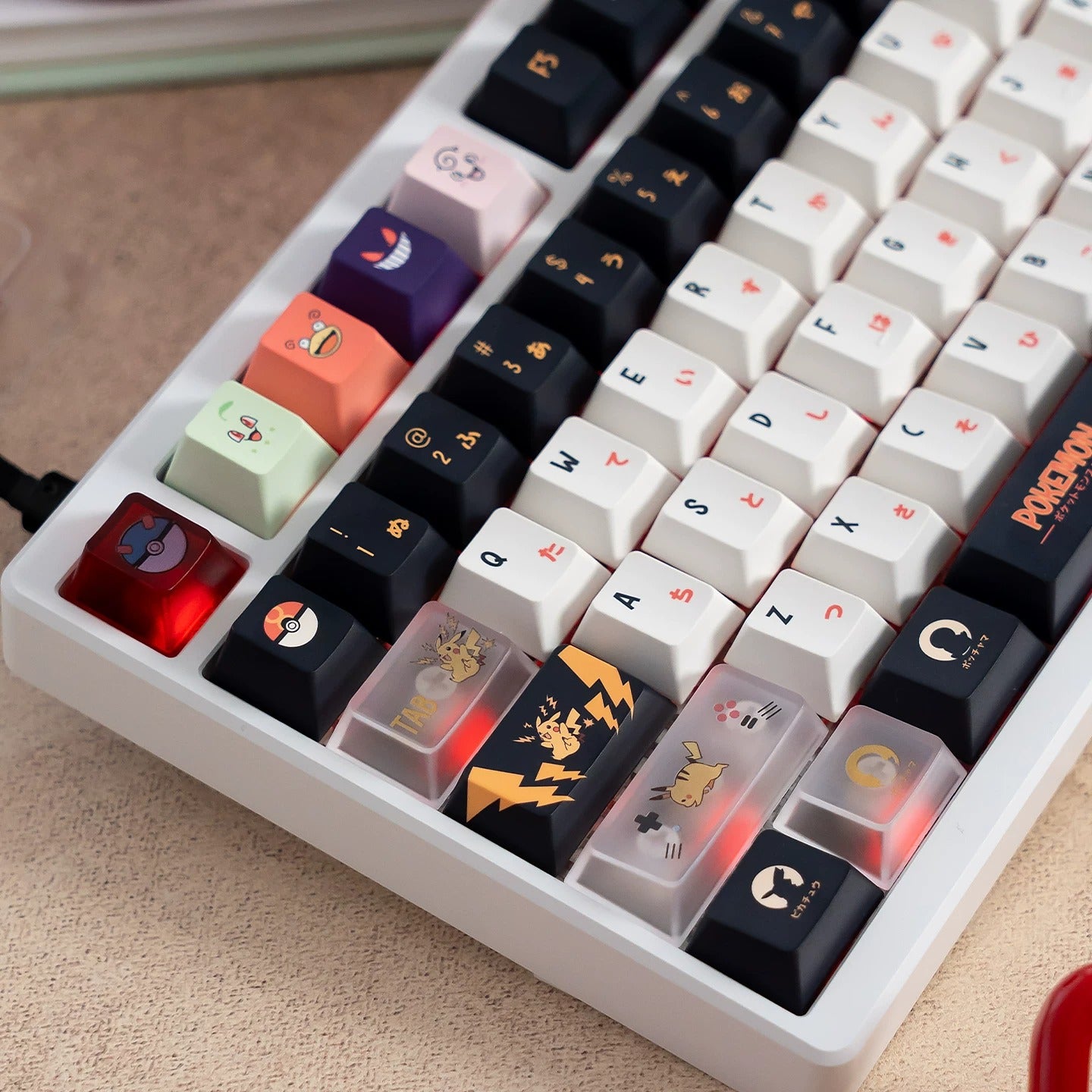 Pikachu themed keycap set, mechanical keycap PBT material material personalized keycap set, Animated cartoon keycaps, compatible with 61/64/68/75/84/87/104 mechanical keyboard replacement keycap