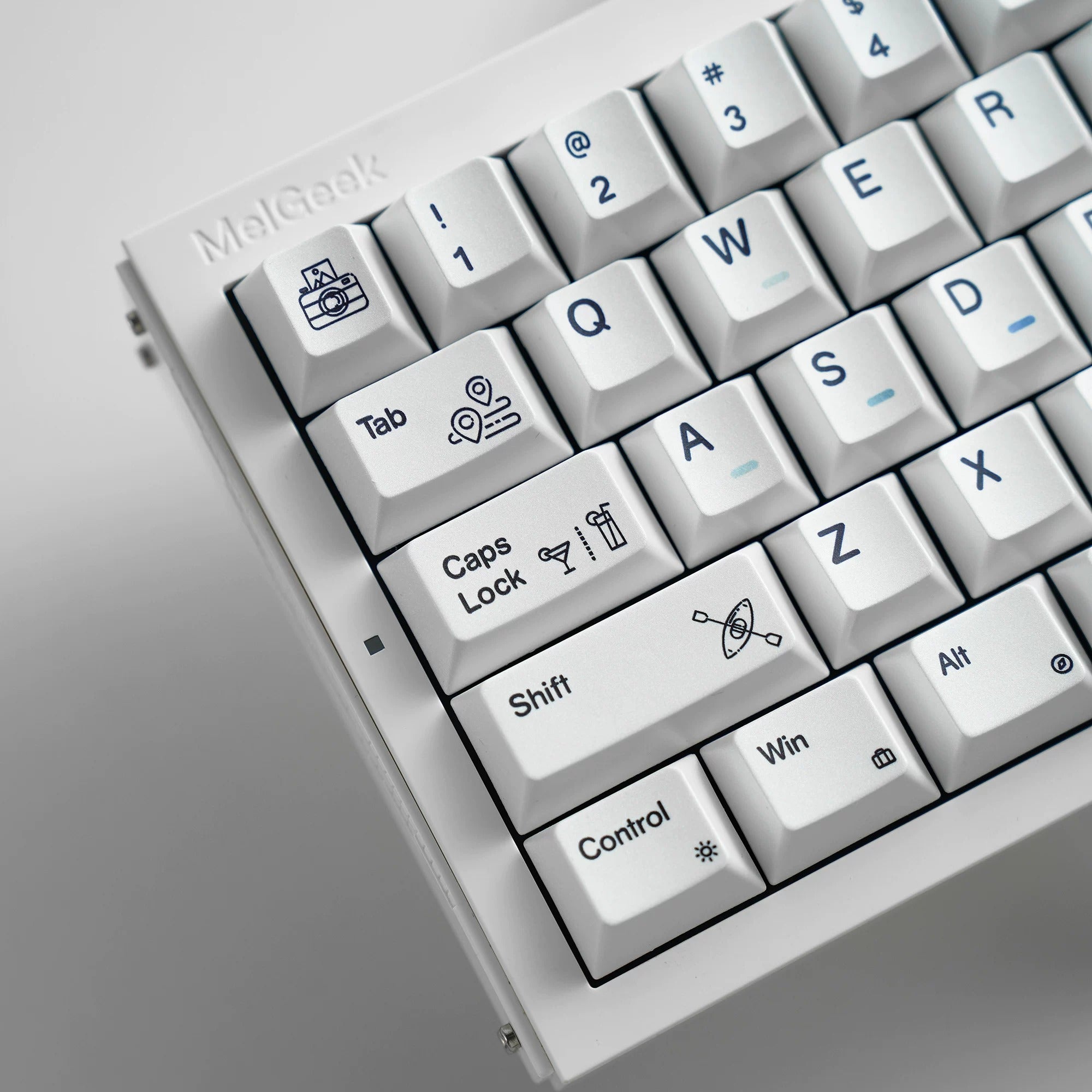 Black/White Holiday Pearl Paint Mechanical Keyboard Keycaps Minimalist Style Decorative Keycaps, PBT Heat Sublimation Original Factory Height, Personalized Keyboard Keycap Set