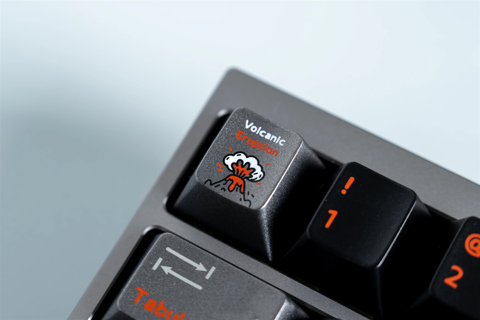 Fire melt flow black dark silver gray light orange V-series texture metallic paint volcano theme original factory mechanical keycap PBT material material personalized keycap set, compatible with 61/64/68/75/84/87/104 mechanical keyboard replacement keycap