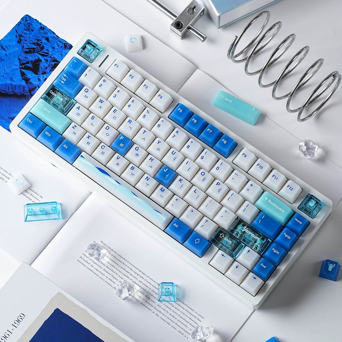 Ocean View theme design. PC semi transparent material personalized key cap set, blue ocean themed cultural creative decorative keycaps, compatible with 61/64/68/75/84/87/104 key mechanical keyboard
