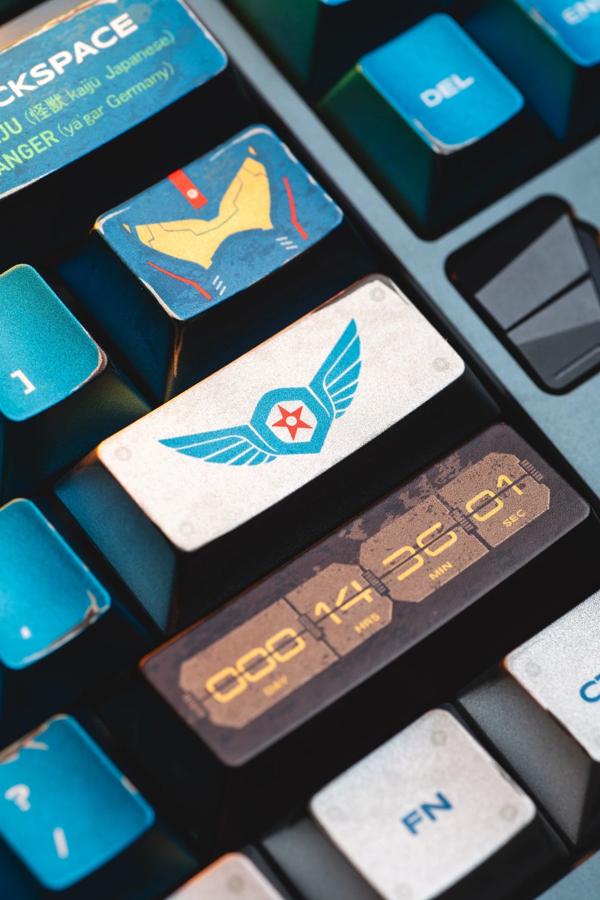 Pacific Rim, Gipsy Danger theme, metallic paint texture PBT material anime and game cultural and creative keycaps set, Compatible with 61/64/68/75/84/87/104 Key Mechanical Keyboard Keycap Set