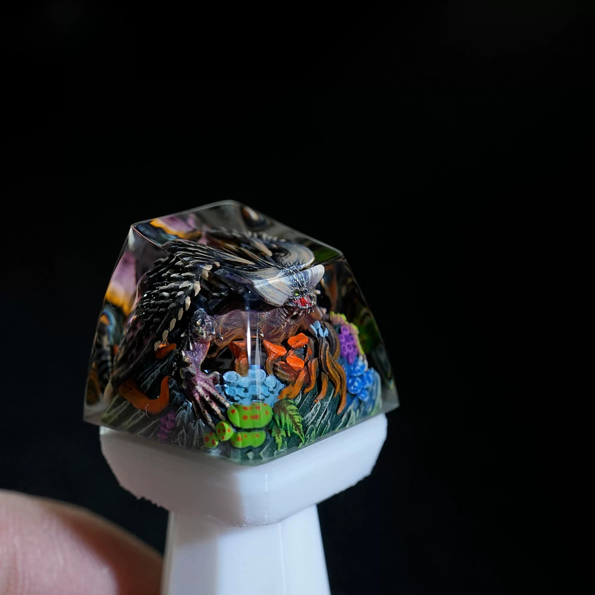 Monster Hunter, Nergigante, 1U crystal resin personalized keycaps, anime, gaming, cultural and creative peripheral products, mechanical keyboard decoration keycaps
