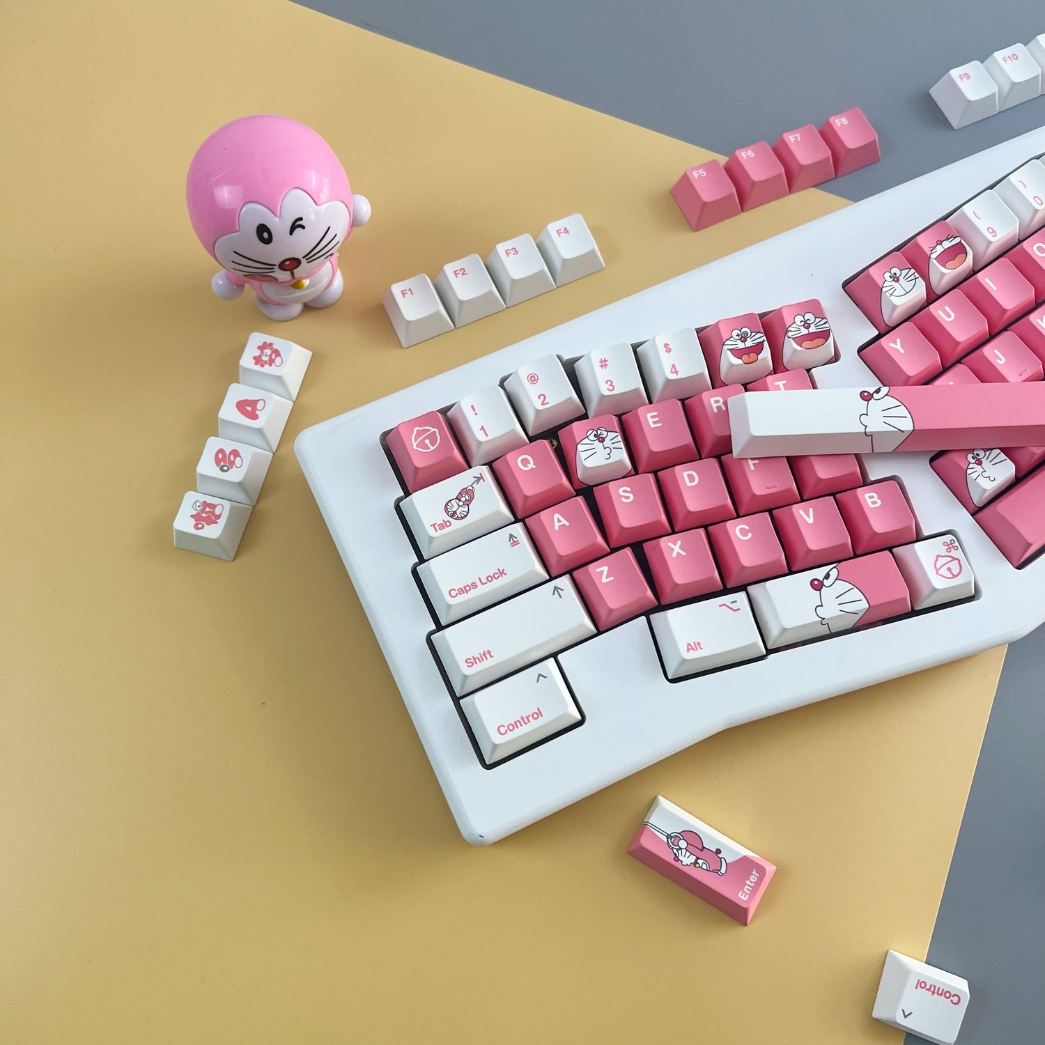 Doraemon series, pink theme, PBT material, Sublimation， Anime Game Culture Creative Decoration Set Keycaps