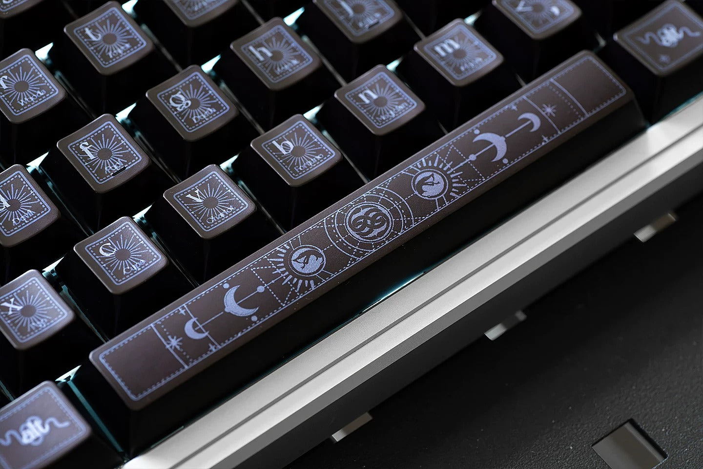 Original design set of dynamic snake theme keycaps, made of PBT material, highly personalized keycap set from the original factory, suitable for 61/64/68/75/84/87/104 key mechanical keyboards in anime and games