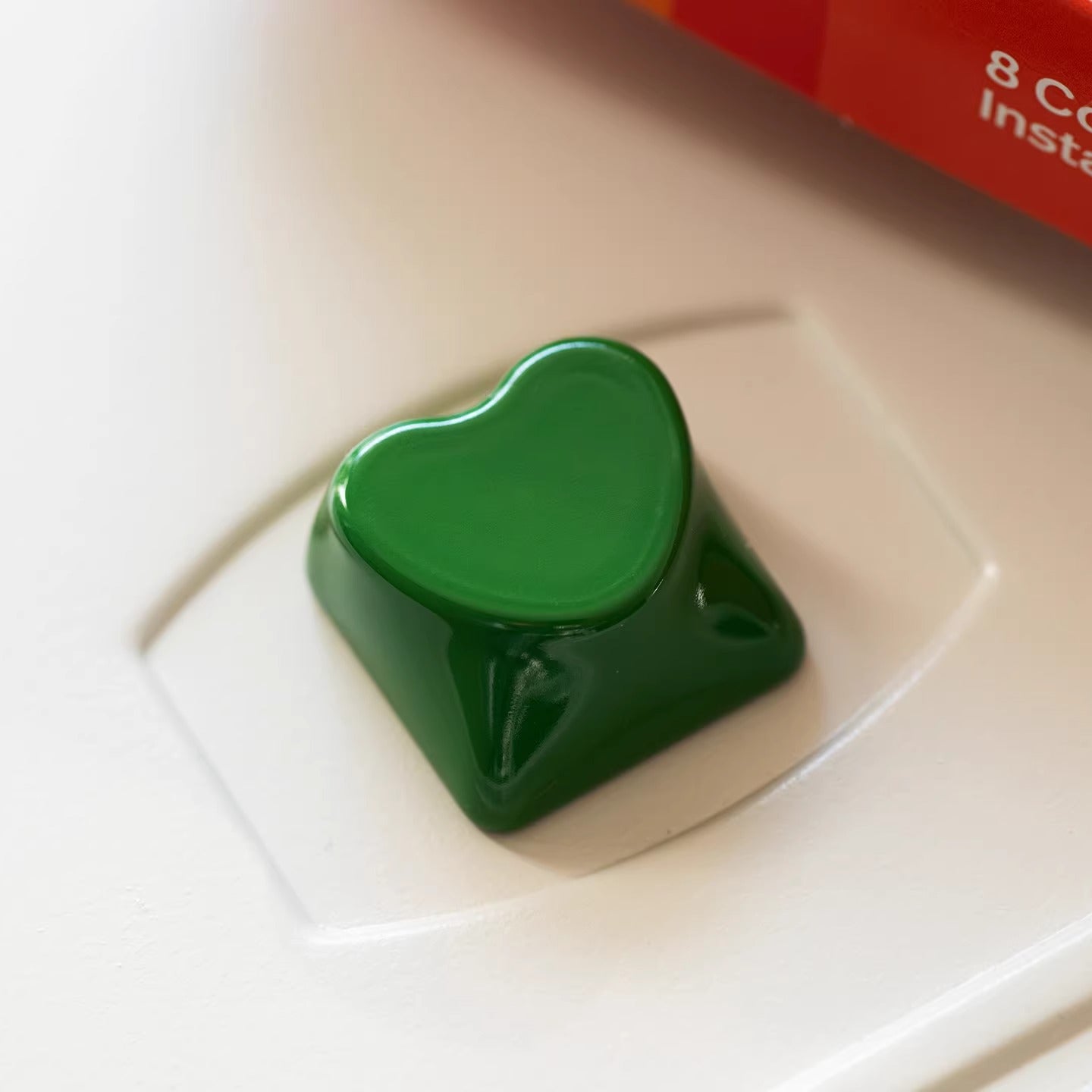 heart shape aluminum alloy keycaps, metal shaped personalized keycaps, metal baked paint, CNC machining, customized mechanical keyboard decoration keycaps