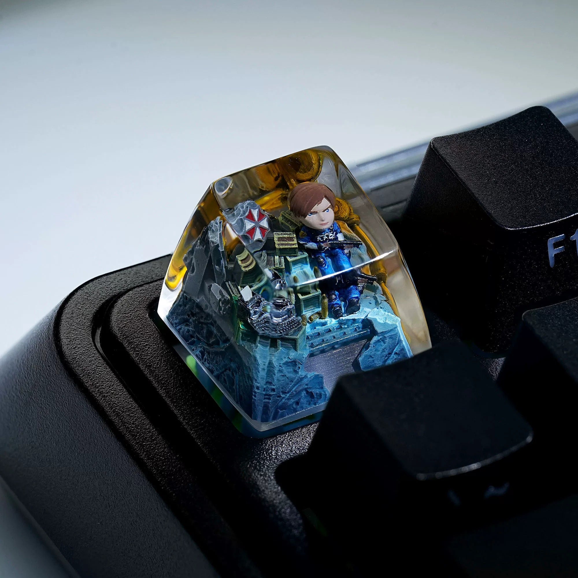 Resident Evil, Leon·Scott·Kennedy， Crystal resin personalized keycaps, anime and game cultural creative keycaps, mechanical keyboard artistic decorative keycaps