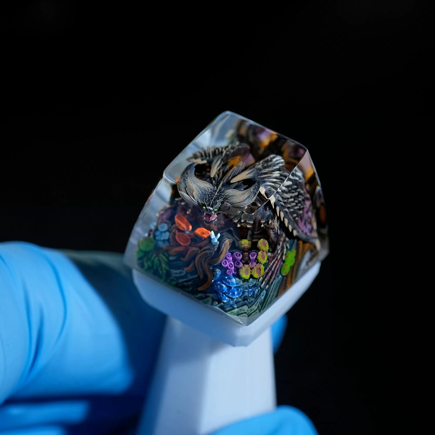Monster Hunter, Nergigante, 1U crystal resin personalized keycaps, anime, gaming, cultural and creative peripheral products, mechanical keyboard decoration keycaps