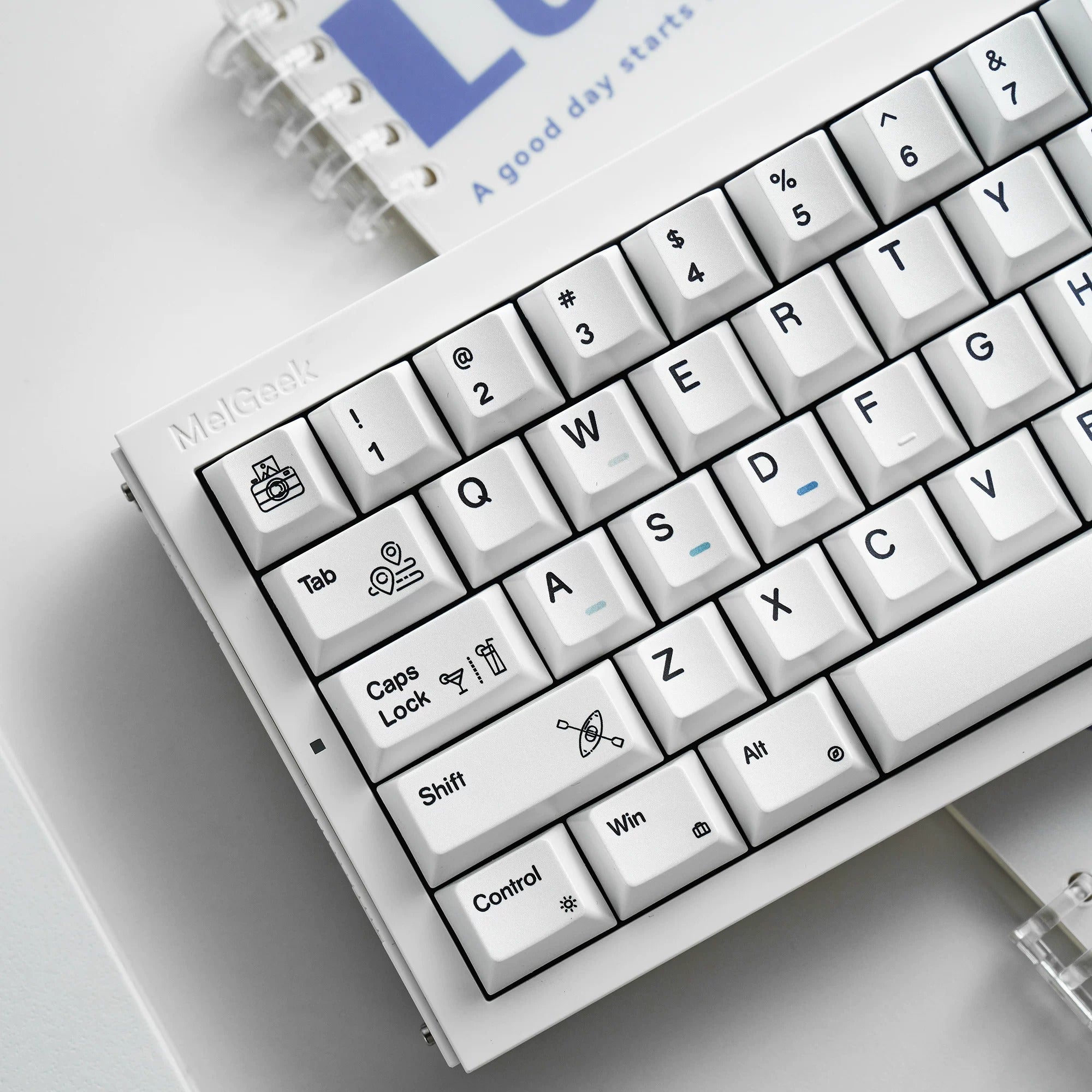 Black/White Holiday Pearl Paint Mechanical Keyboard Keycaps Minimalist Style Decorative Keycaps, PBT Heat Sublimation Original Factory Height, Personalized Keyboard Keycap Set