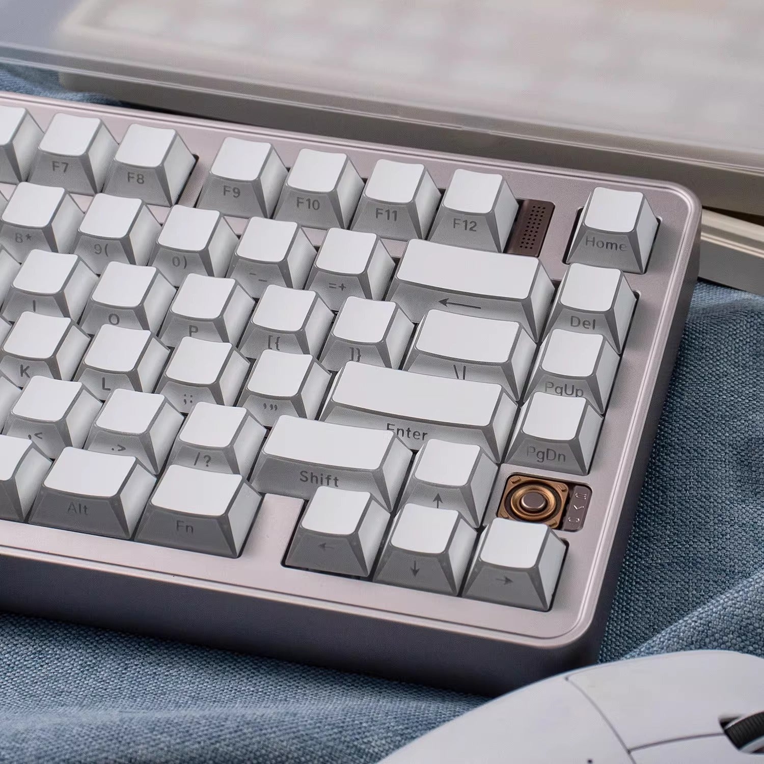 Black/white/gray gradient folded edges, transparent side engraved keyboard keycaps, customized PBT two-color injection molding