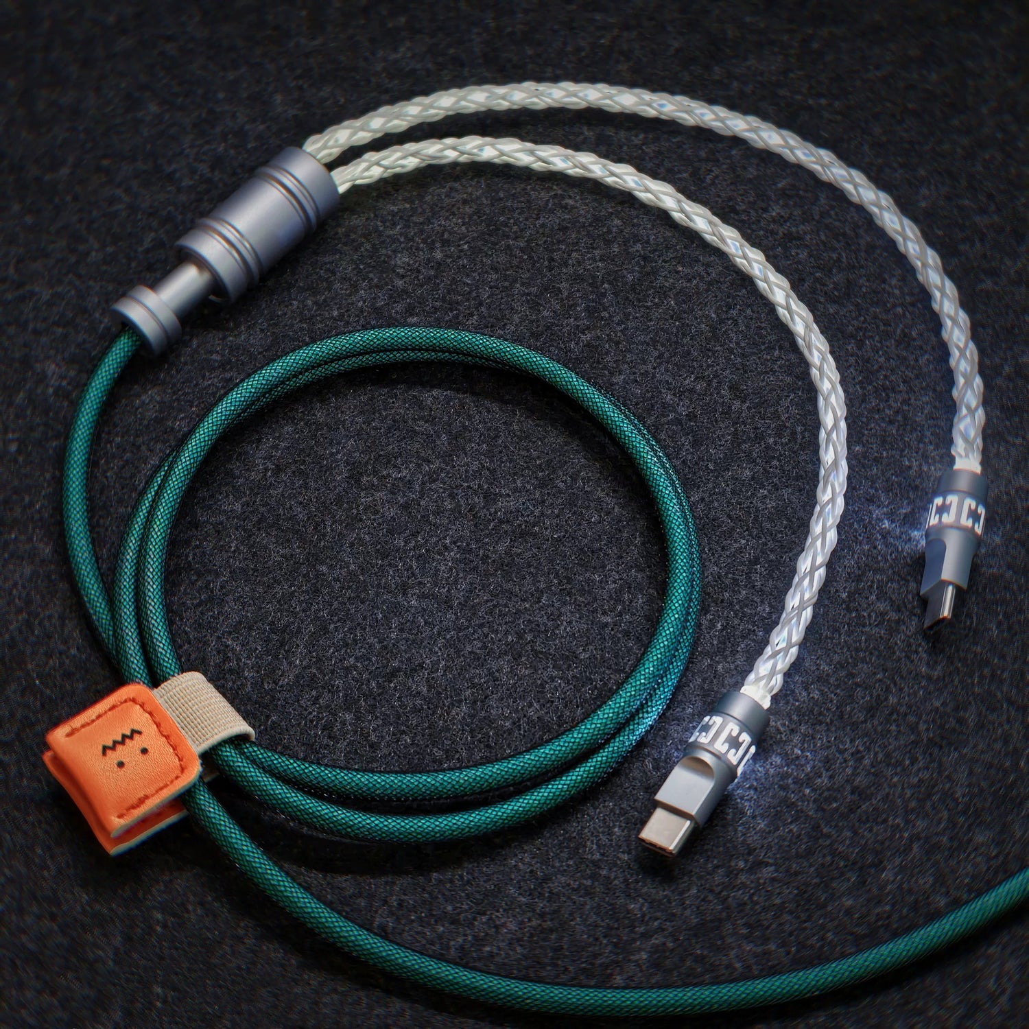 Customized manual data cable for mechanical keyboard, split into two e-sports aviation plug cables, dual 8K luminous data cables, magnetic axis mechanical keyboard