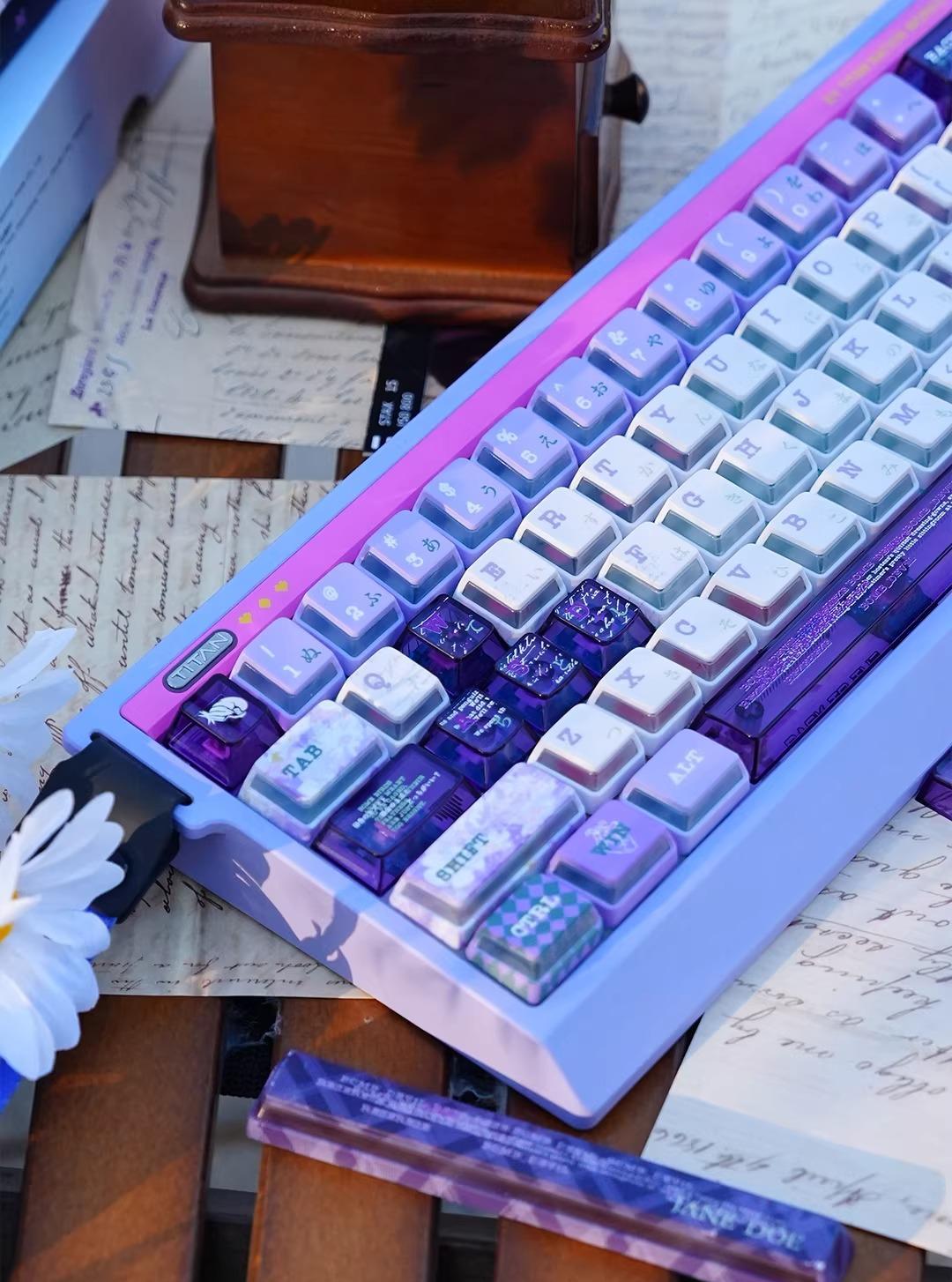 Chainsaw Man series, Reze theme, PBT+PC， Personalized keycap set with sublimation technology